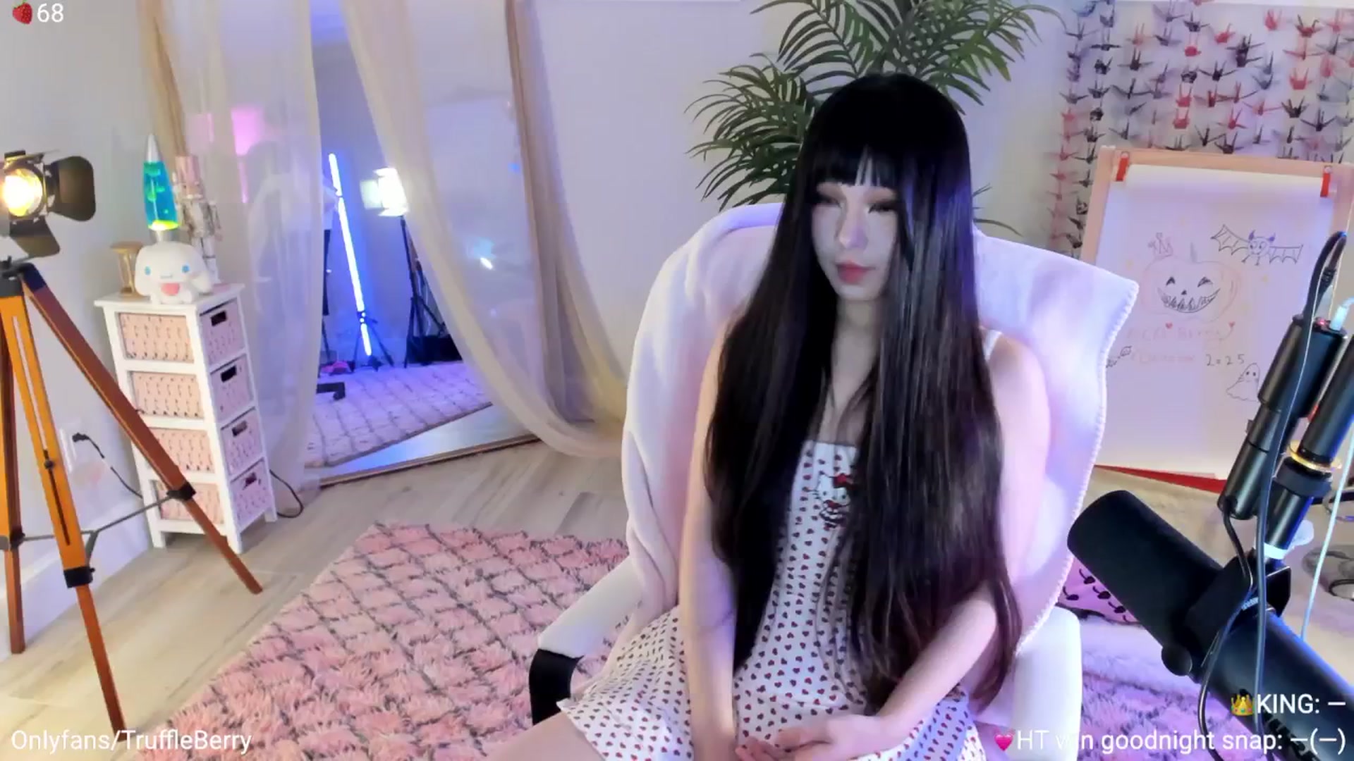 Gallery image thumbnail from AcaiBerry's myfreecams stream on, 10/30/2025, 06:13 image 2 of 20