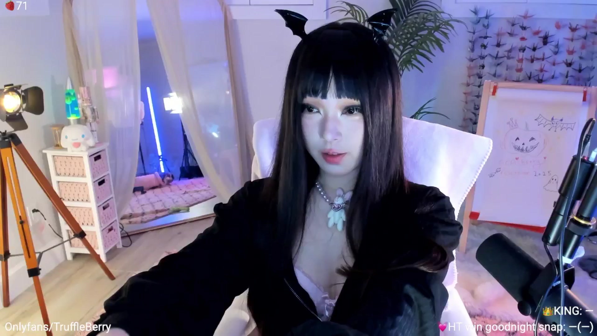 Gallery image thumbnail from AcaiBerry's myfreecams stream on, 11/01/2025, 07:26 image 1 of 20
