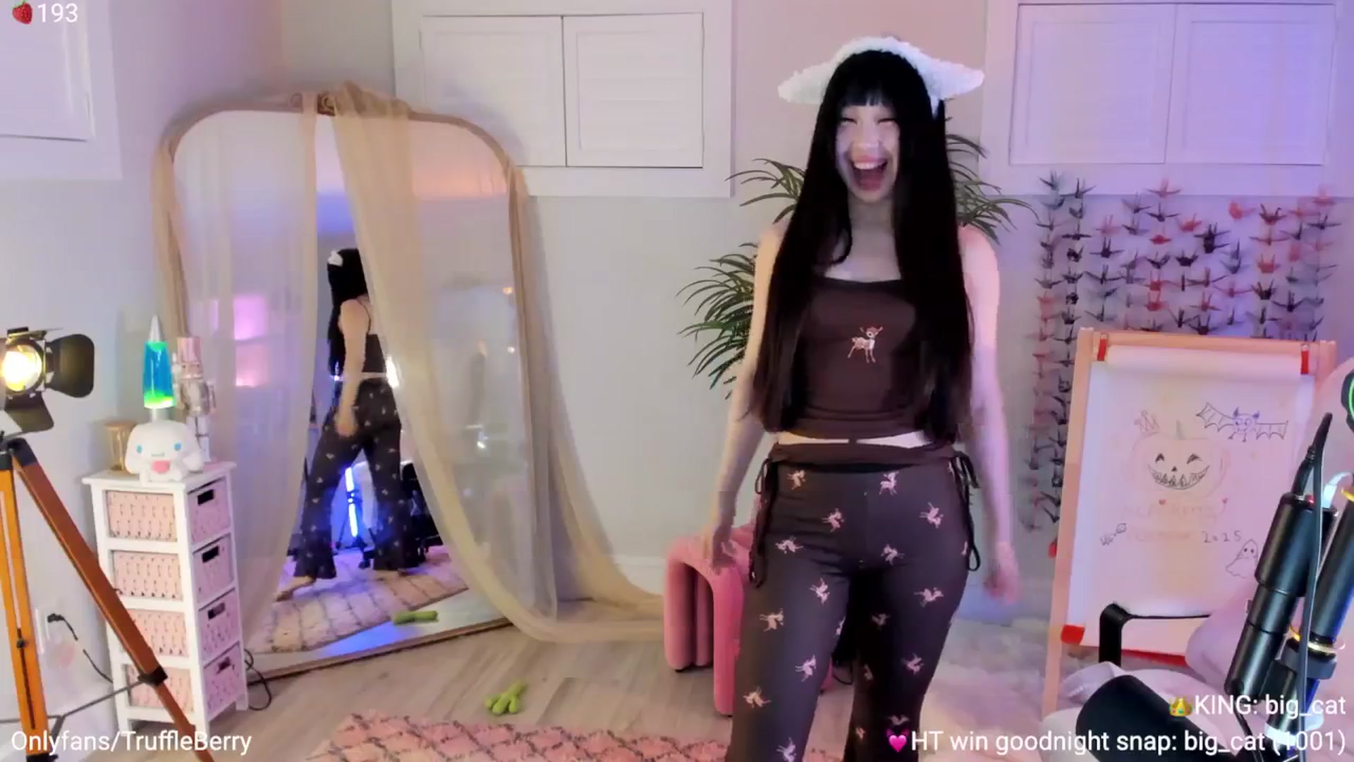 Gallery image thumbnail from AcaiBerry's myfreecams stream on, 11/02/2025, 05:44 image 11 of 20