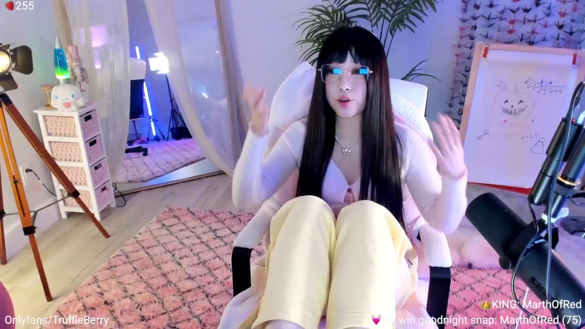 Gallery image thumbnail from AcaiBerry's myfreecams stream on, 11/06/2025, 07:47 image 5 of 20