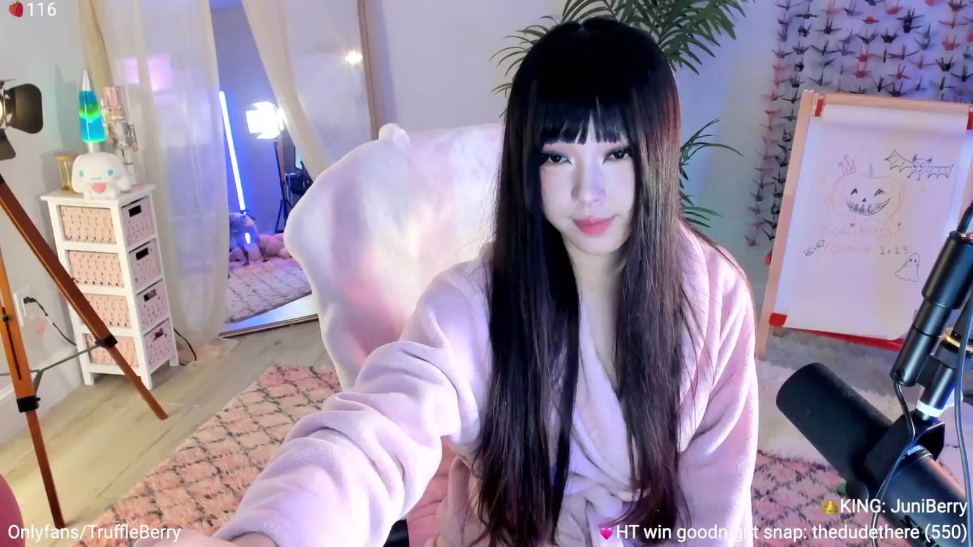 Gallery image thumbnail from AcaiBerry's myfreecams stream on, 11/16/2025, 07:24 image 6 of 20