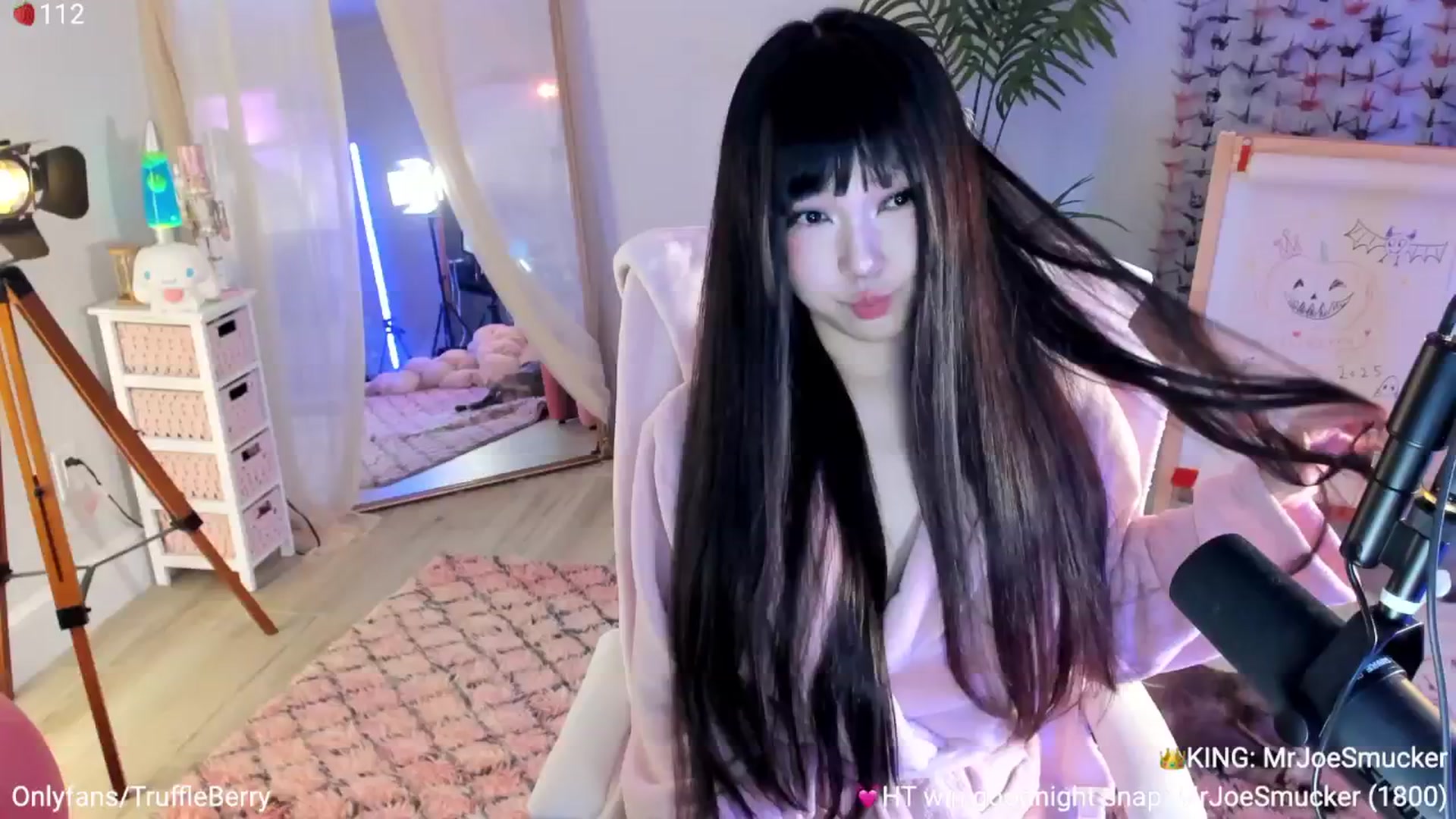 Gallery image thumbnail from AcaiBerry's myfreecams stream on, 11/16/2025, 07:24 image 15 of 20