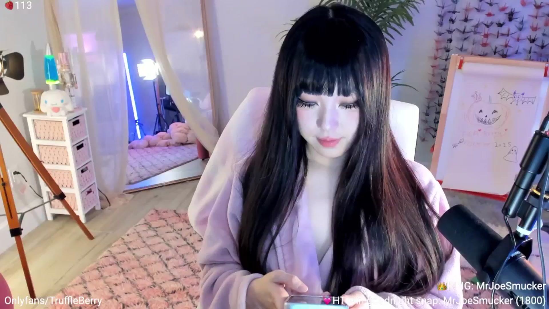 Gallery image thumbnail from AcaiBerry's myfreecams stream on, 11/16/2025, 07:24 image 12 of 20