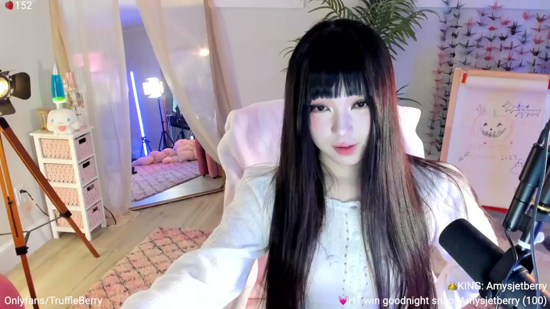 Gallery image thumbnail from AcaiBerry's myfreecams stream on, 11/20/2025, 07:33 image 2 of 20