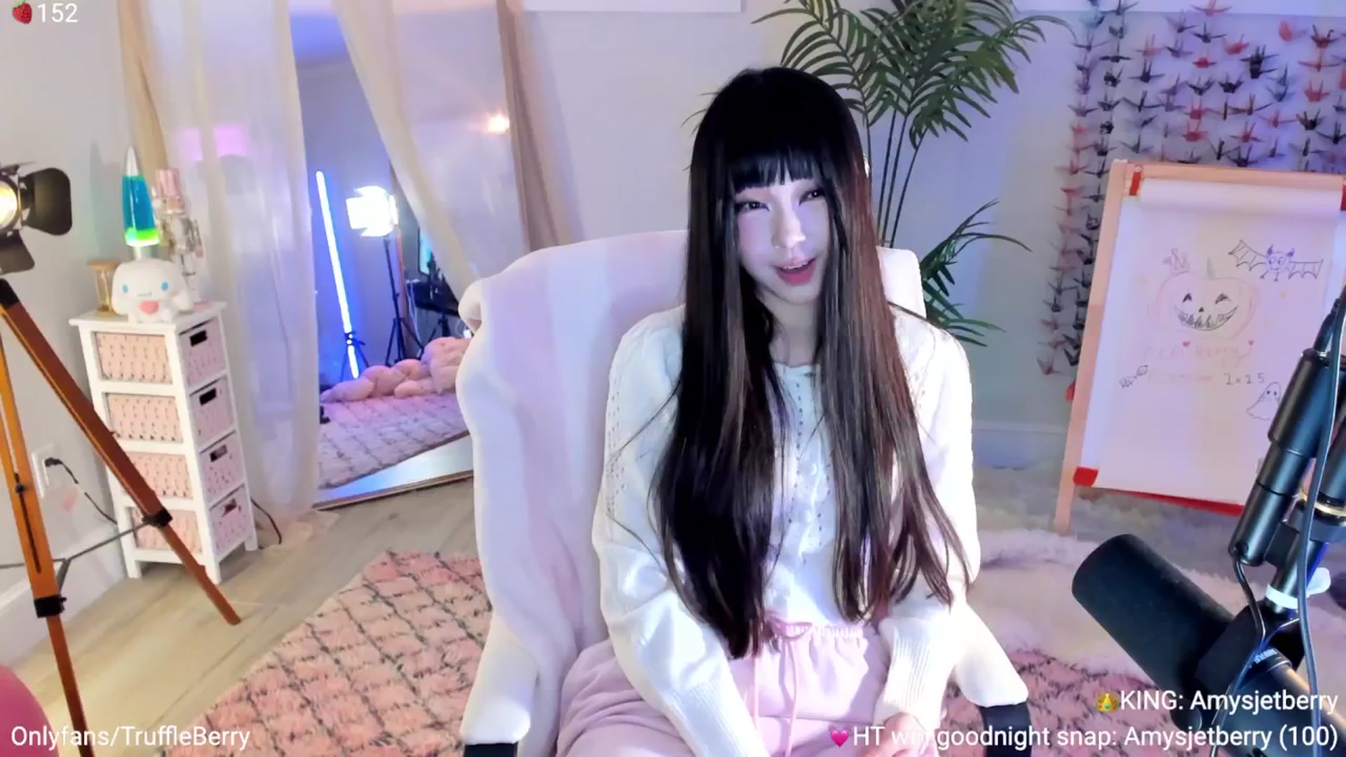 Gallery image thumbnail from AcaiBerry's myfreecams stream on, 11/20/2025, 07:33 image 3 of 20