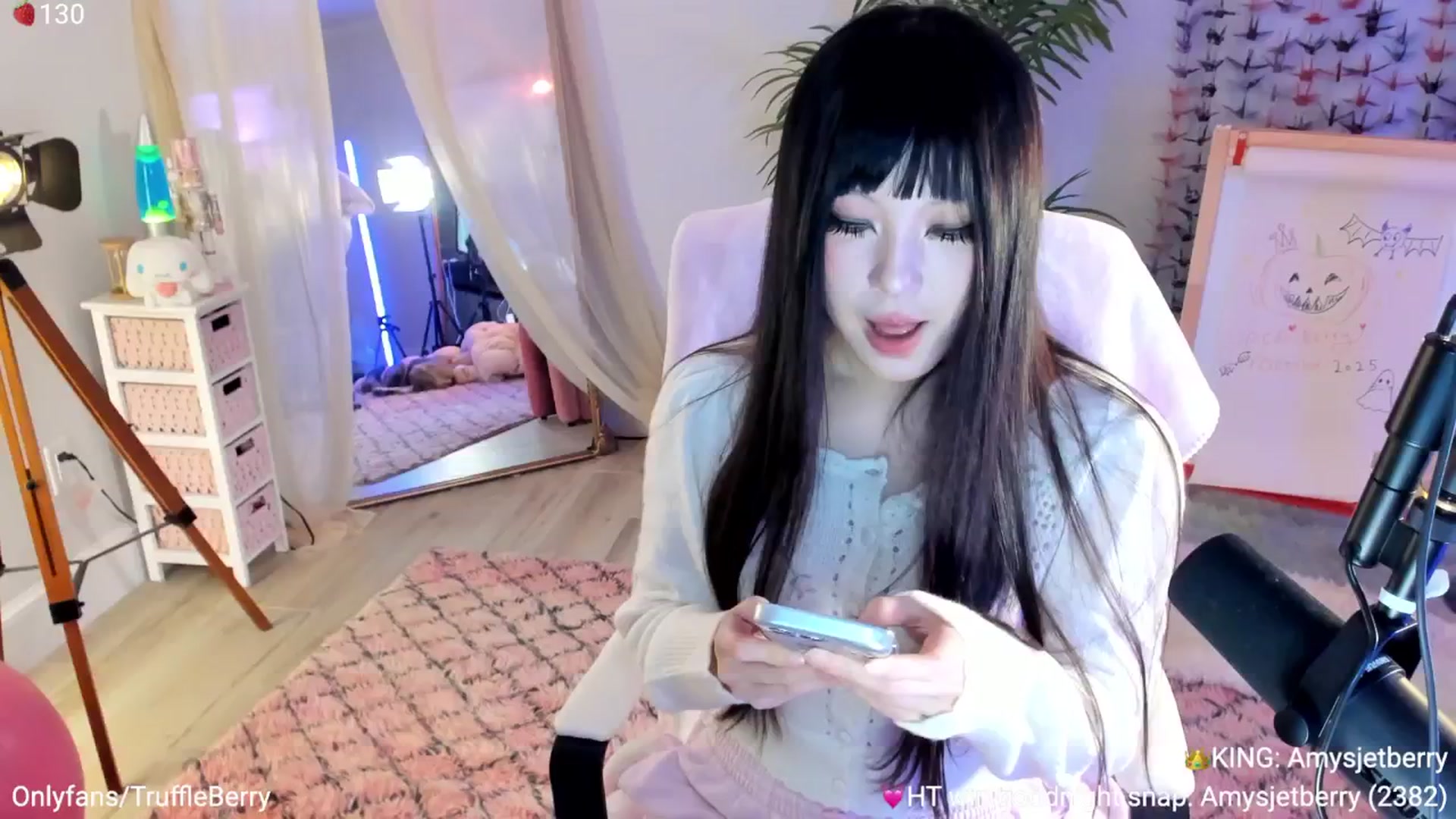 Gallery image thumbnail from AcaiBerry's myfreecams stream on, 11/20/2025, 07:33 image 19 of 20