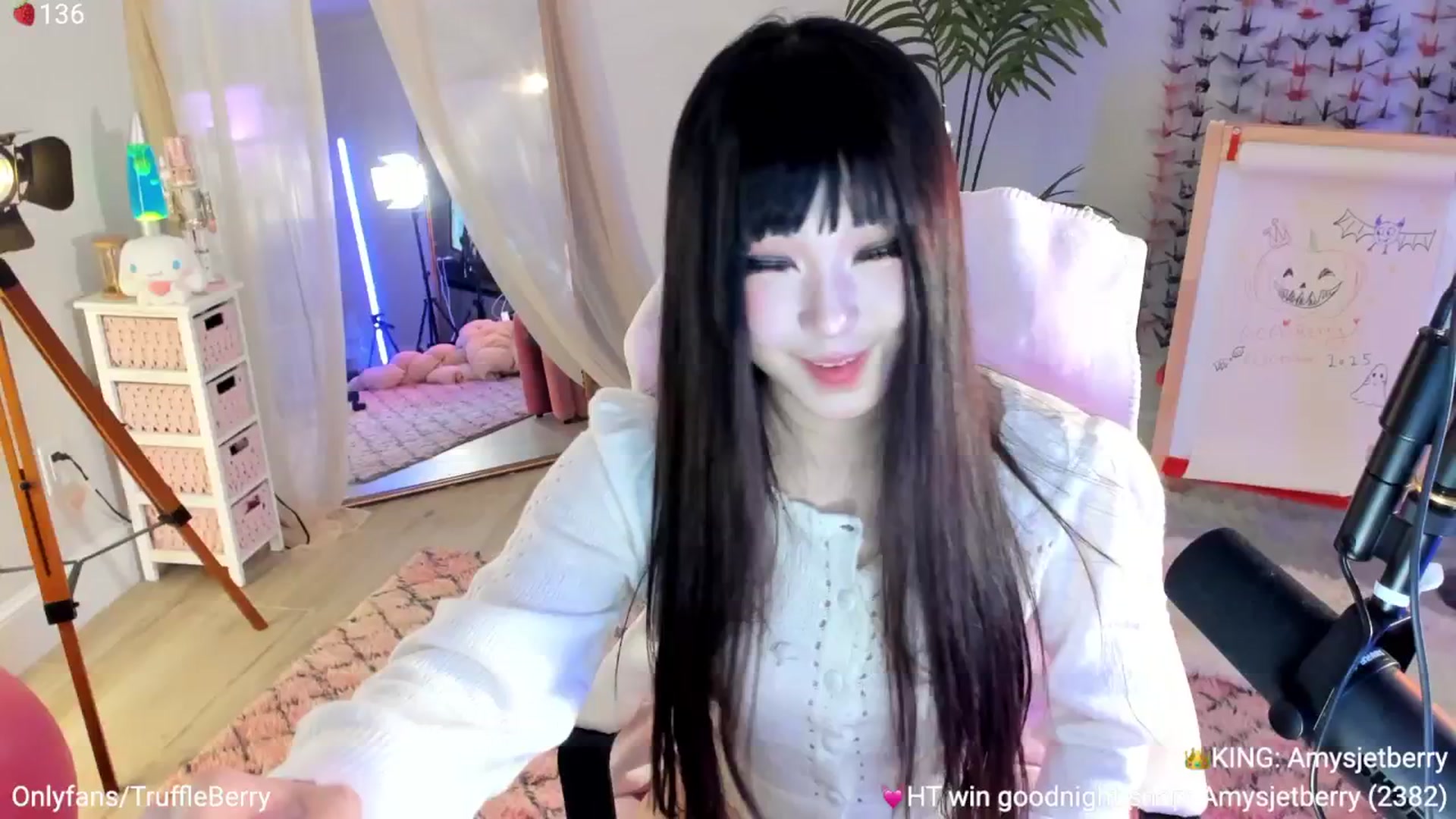 Gallery image thumbnail from AcaiBerry's myfreecams stream on, 11/20/2025, 07:33 image 10 of 20