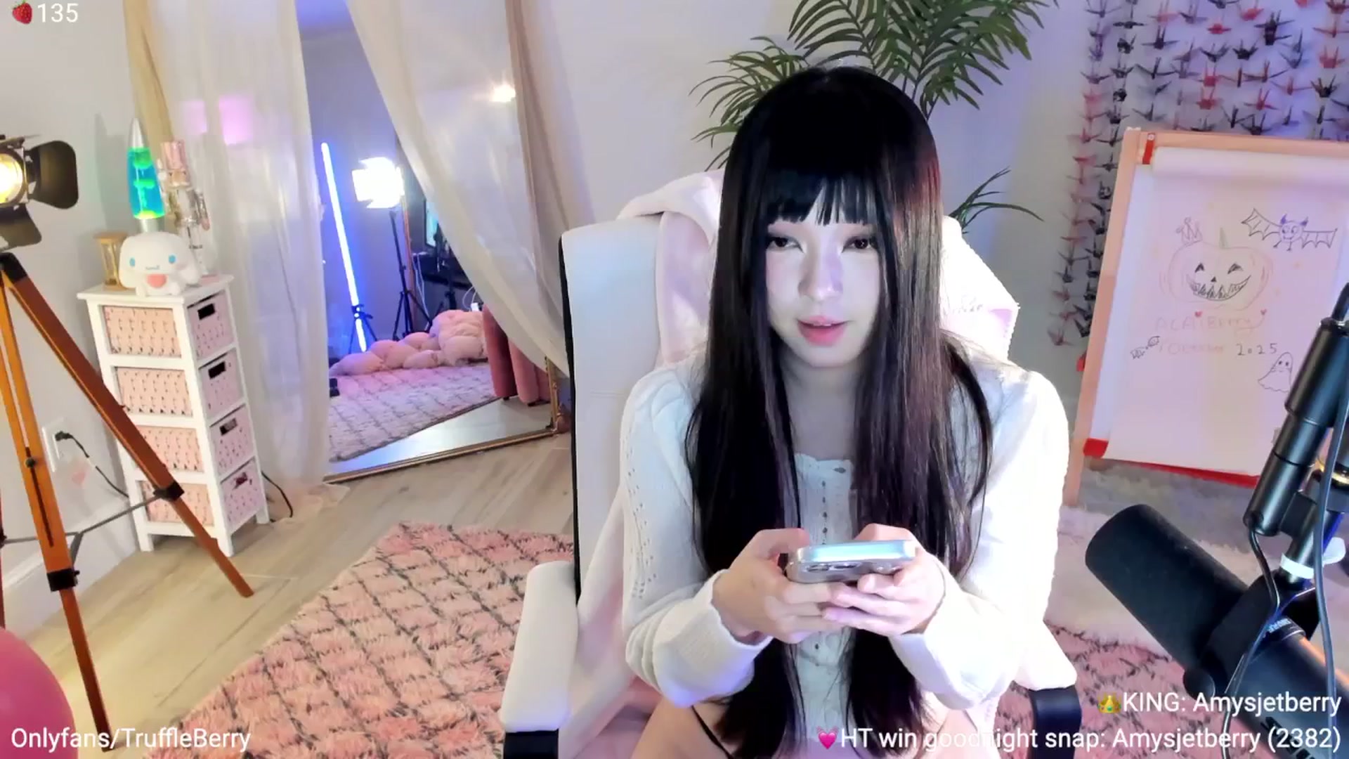 Gallery image thumbnail from AcaiBerry's myfreecams stream on, 11/20/2025, 07:33 image 13 of 20