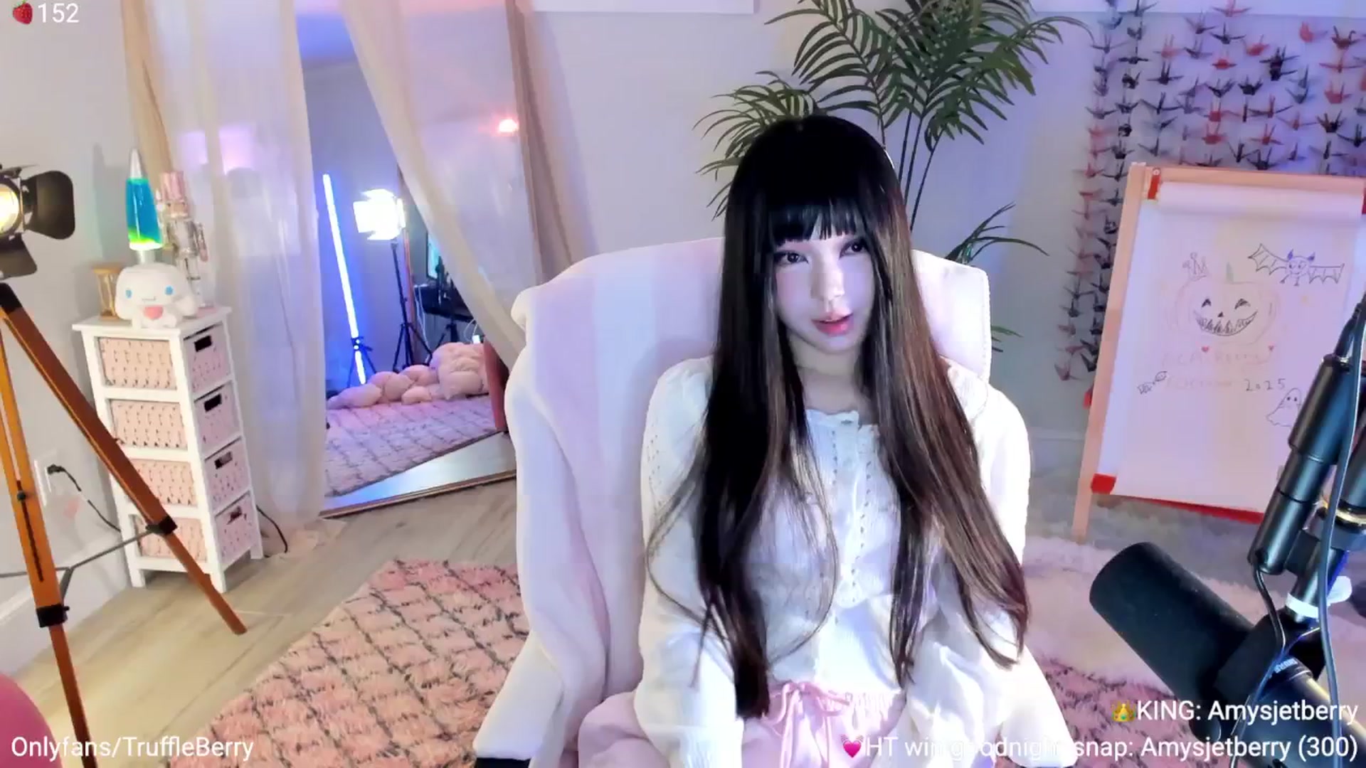 Gallery image thumbnail from AcaiBerry's myfreecams stream on, 11/20/2025, 07:33 image 4 of 20