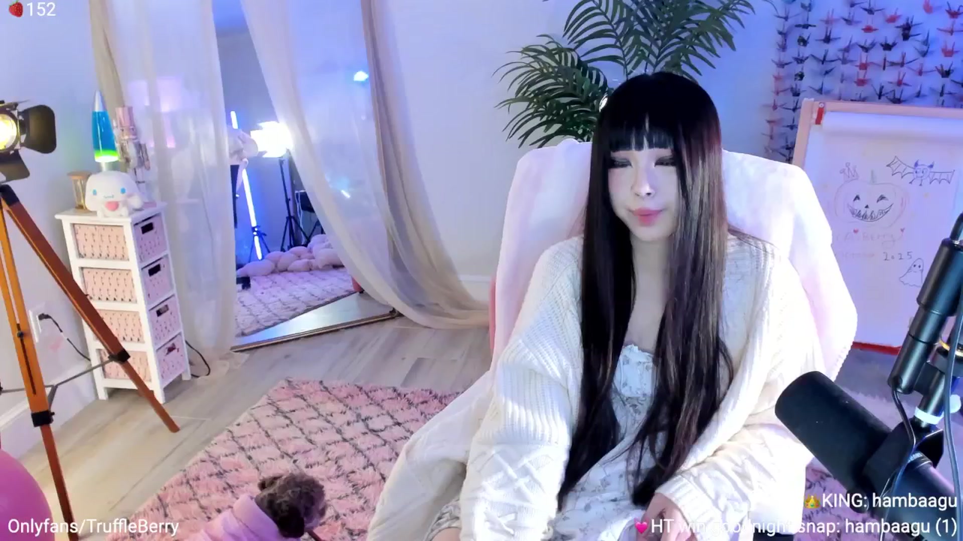 Gallery image thumbnail from AcaiBerry's myfreecams stream on, 11/22/2025, 07:58 image 2 of 20