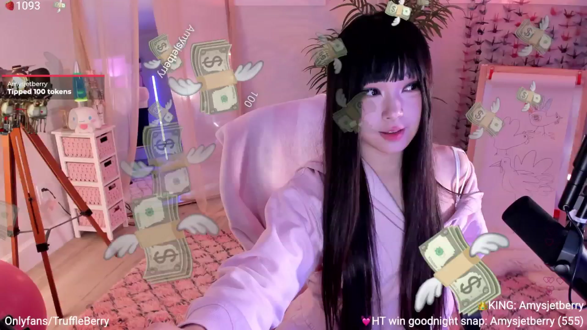 Gallery image thumbnail from AcaiBerry's myfreecams stream on, 12/06/2025, 07:58 image 6 of 20