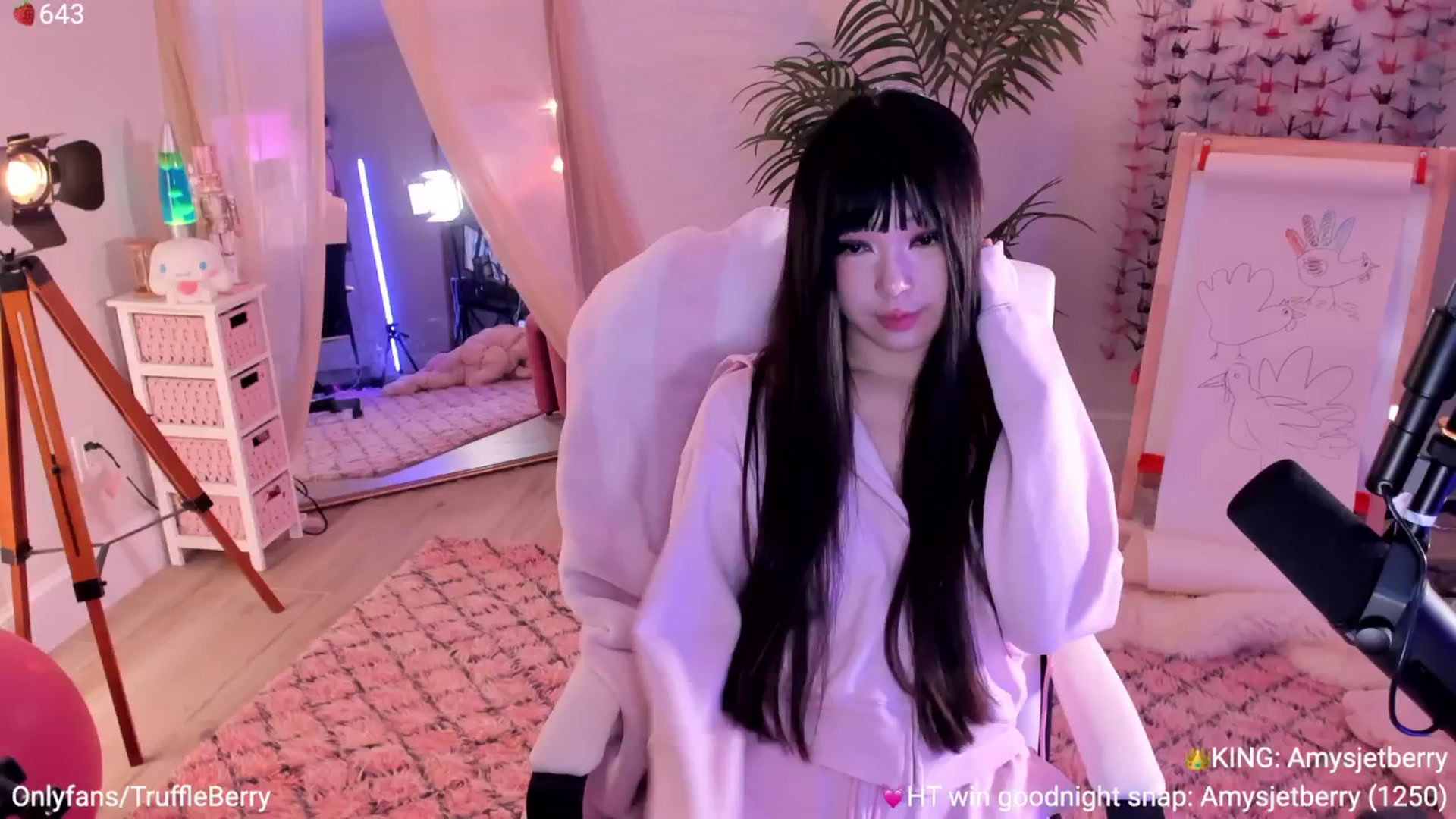 Gallery image thumbnail from AcaiBerry's myfreecams stream on, 12/06/2025, 07:58 image 16 of 20