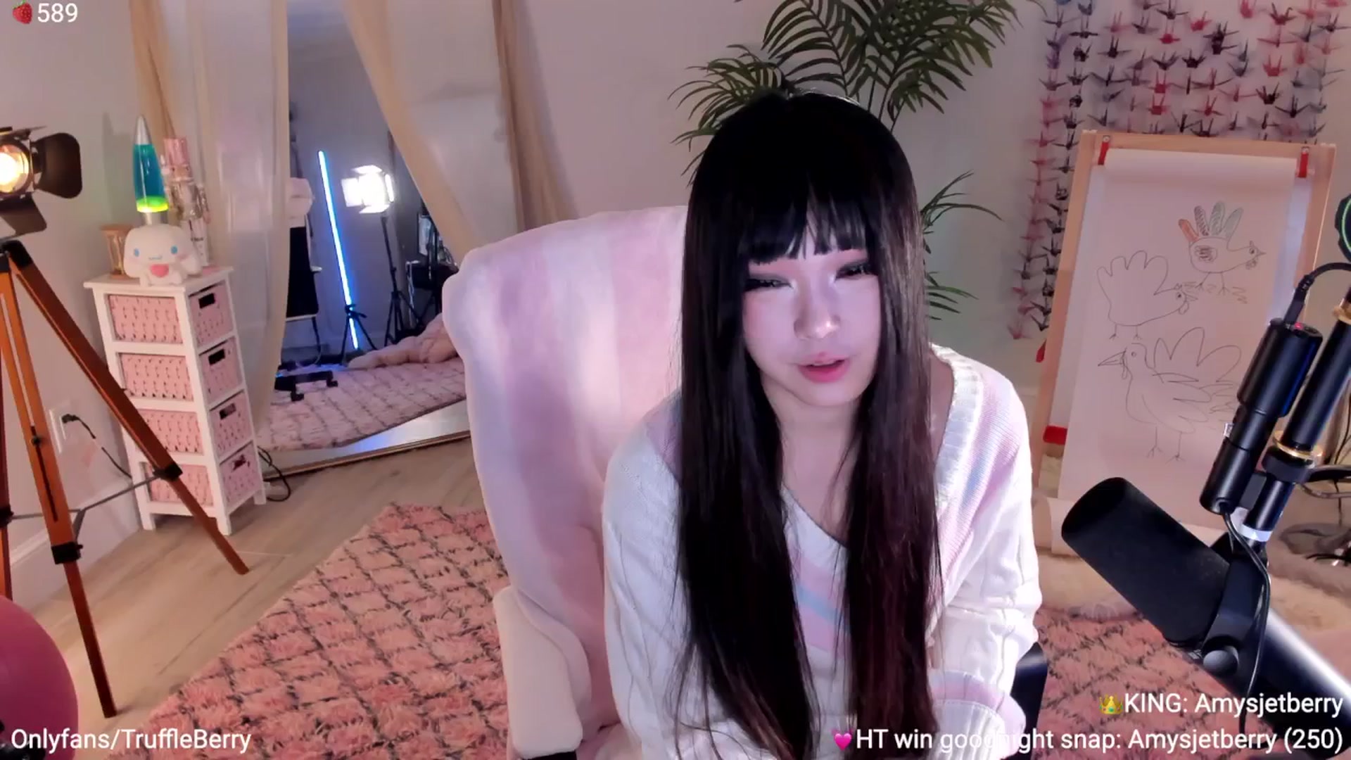Gallery image thumbnail from AcaiBerry's myfreecams stream on, 12/07/2025, 07:15 image 6 of 20