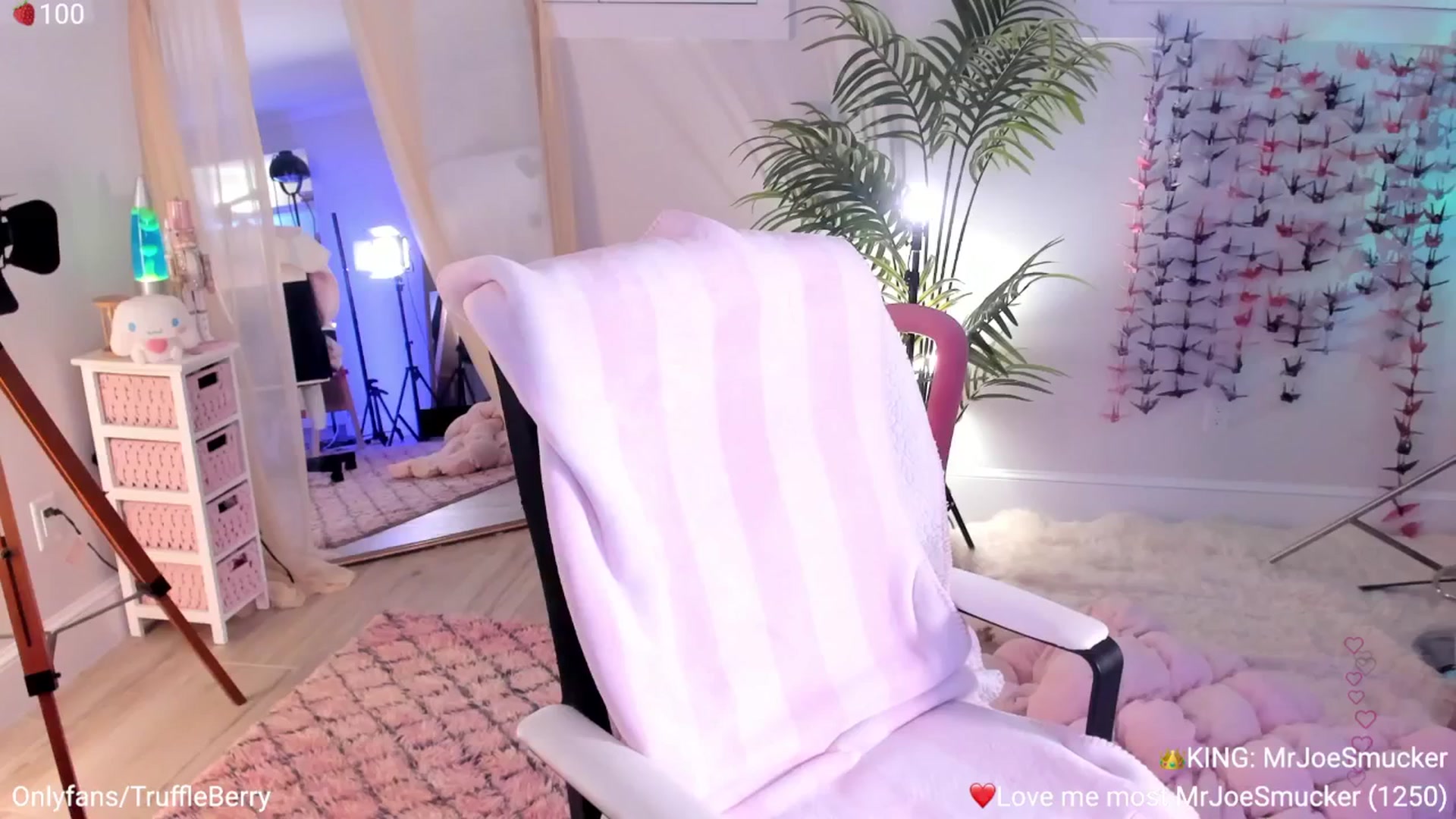 Gallery image thumbnail from AcaiBerry's myfreecams stream on, 01/10/2026, 06:07 image 6 of 20
