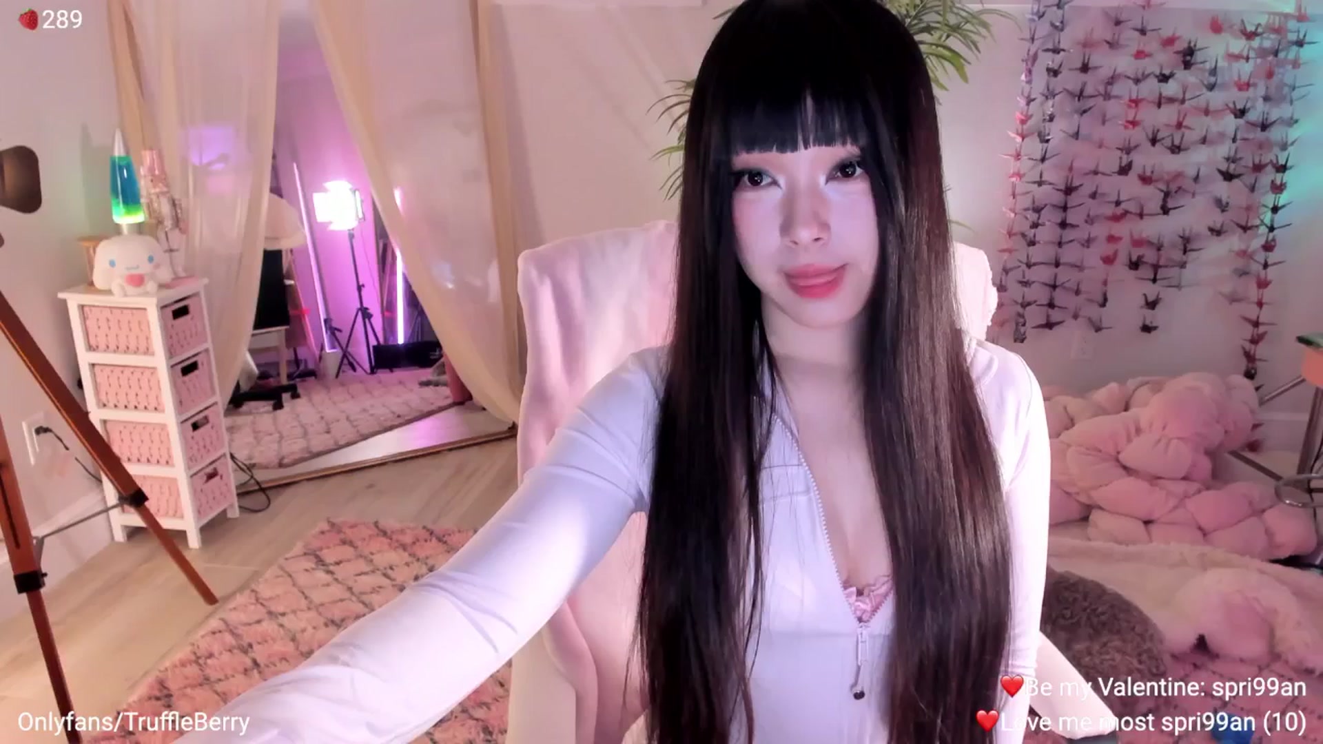 Gallery image thumbnail from AcaiBerry's myfreecams stream on, 02/08/2026, 07:00 image 3 of 20
