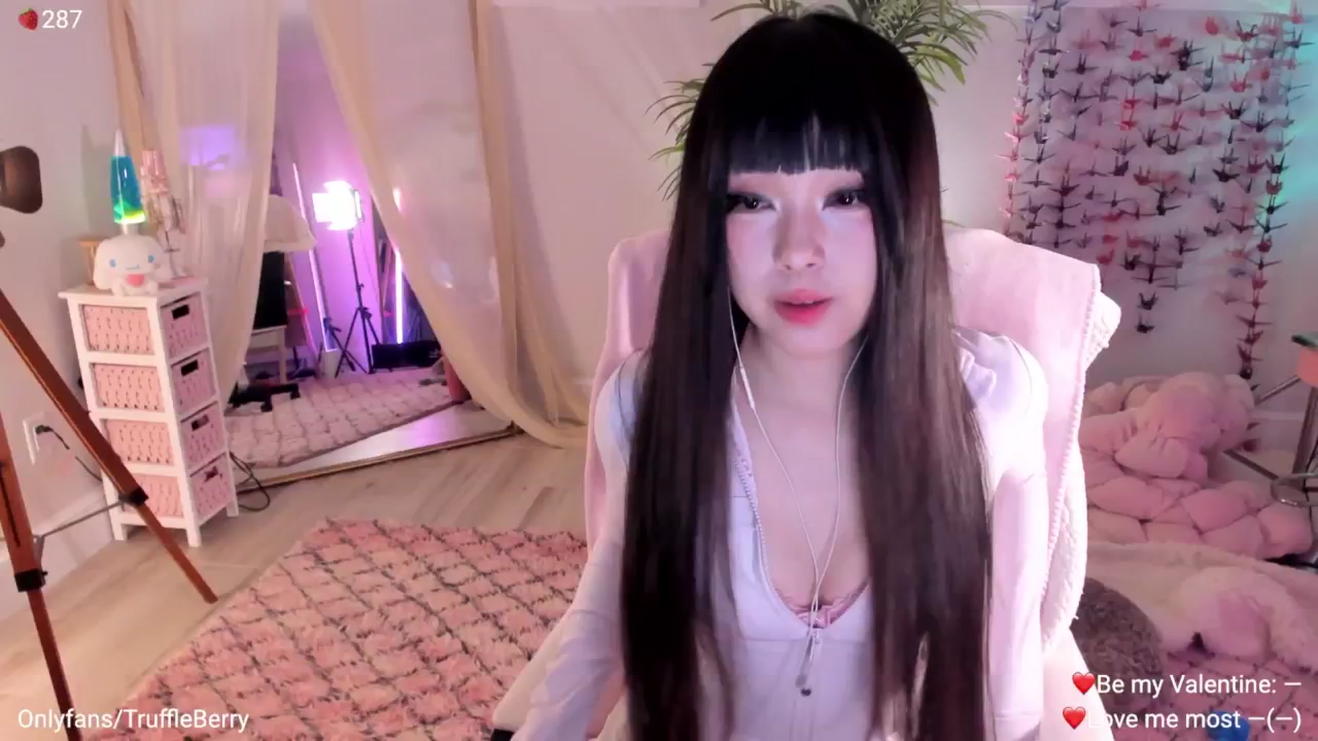 Gallery image thumbnail from AcaiBerry's myfreecams stream on, 02/08/2026, 07:00 image 1 of 20