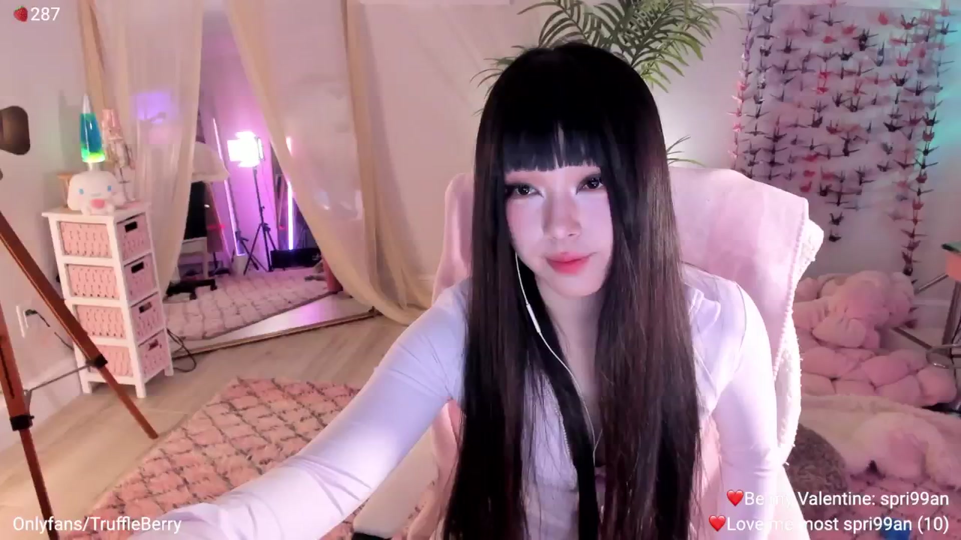 Gallery image thumbnail from AcaiBerry's myfreecams stream on, 02/08/2026, 07:00 image 2 of 20