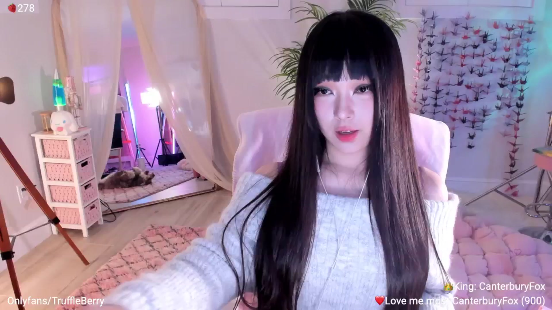 Gallery image thumbnail from AcaiBerry's myfreecams stream on, 03/12/2026, 06:03 image 2 of 20