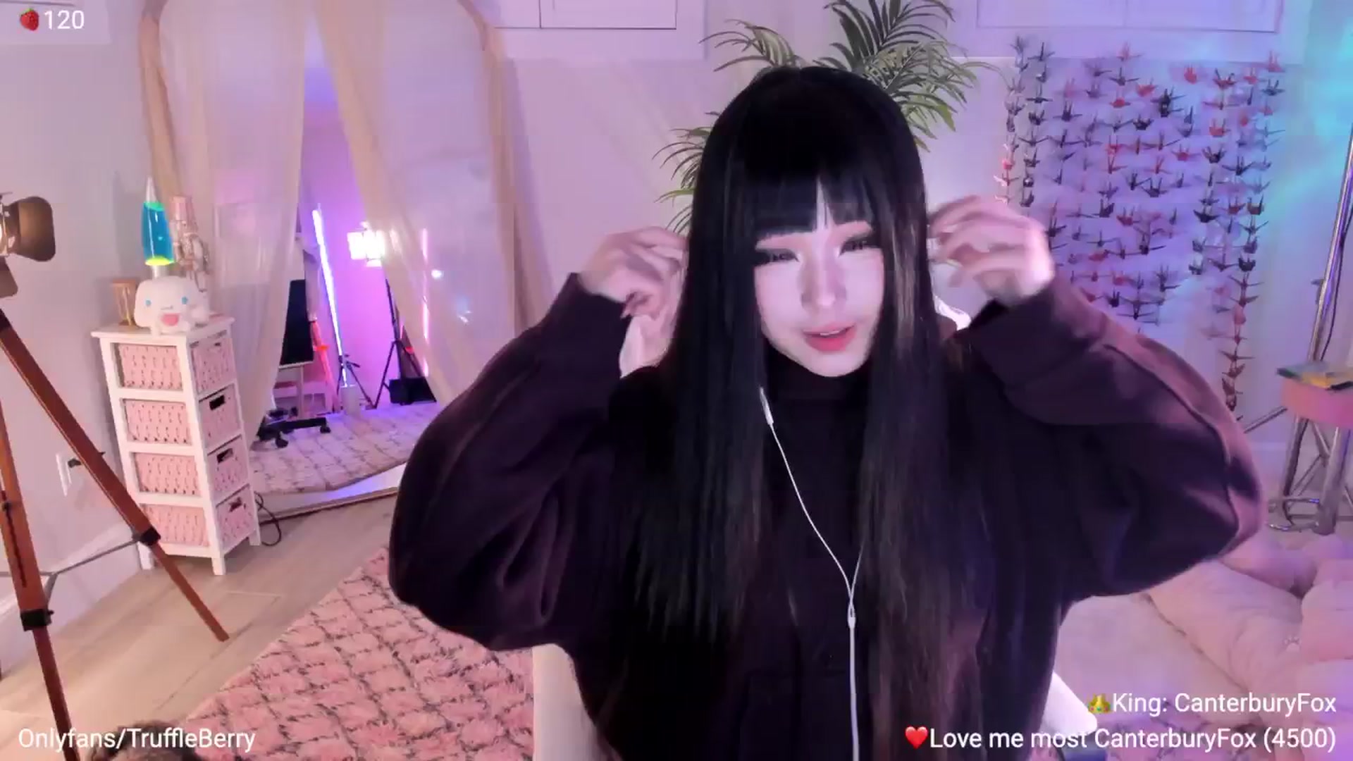 Gallery image thumbnail from AcaiBerry's myfreecams stream on, 03/19/2026, 05:06 image 8 of 20