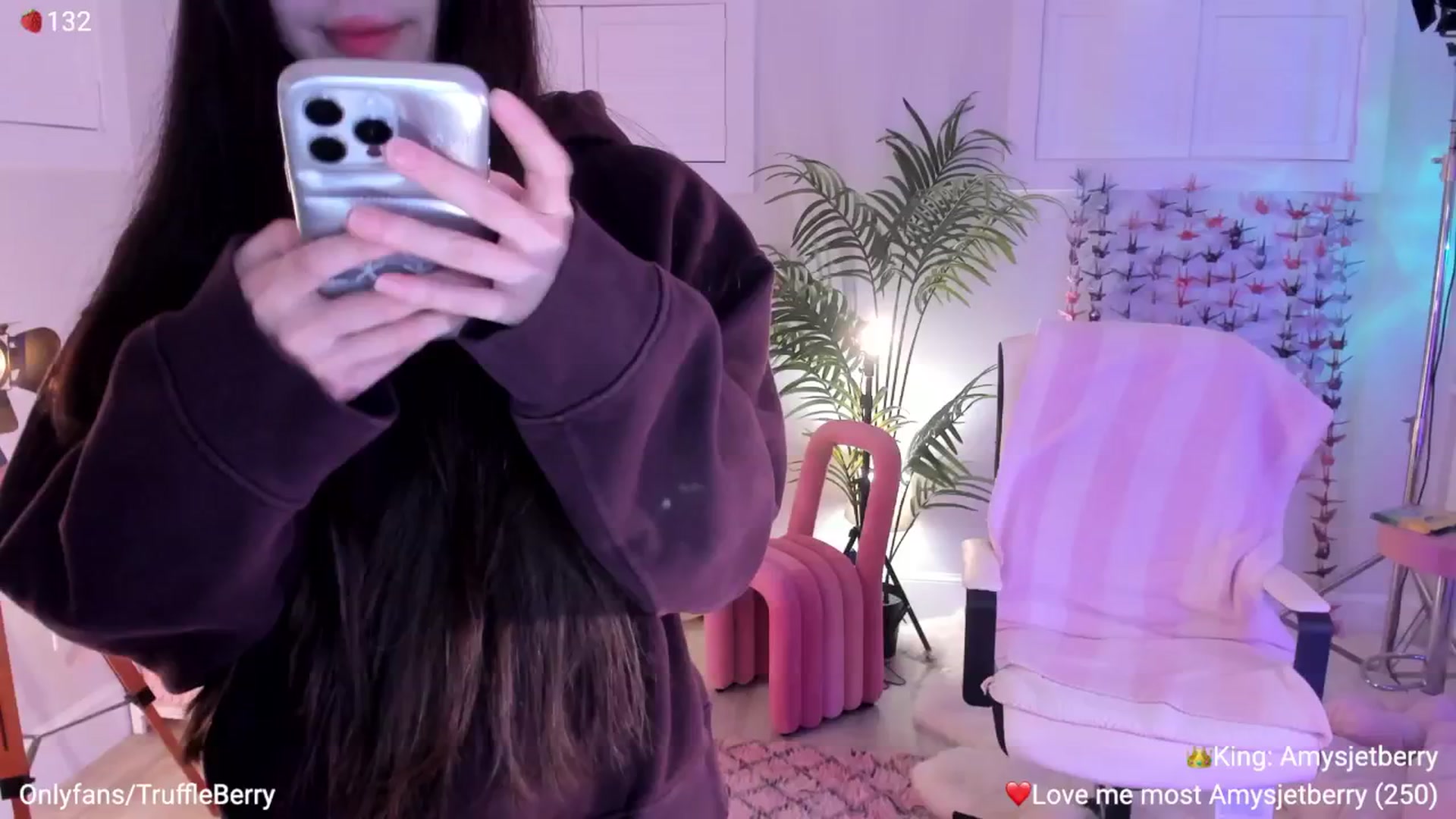 Gallery image thumbnail from AcaiBerry's myfreecams stream on, 03/19/2026, 05:06 image 2 of 20