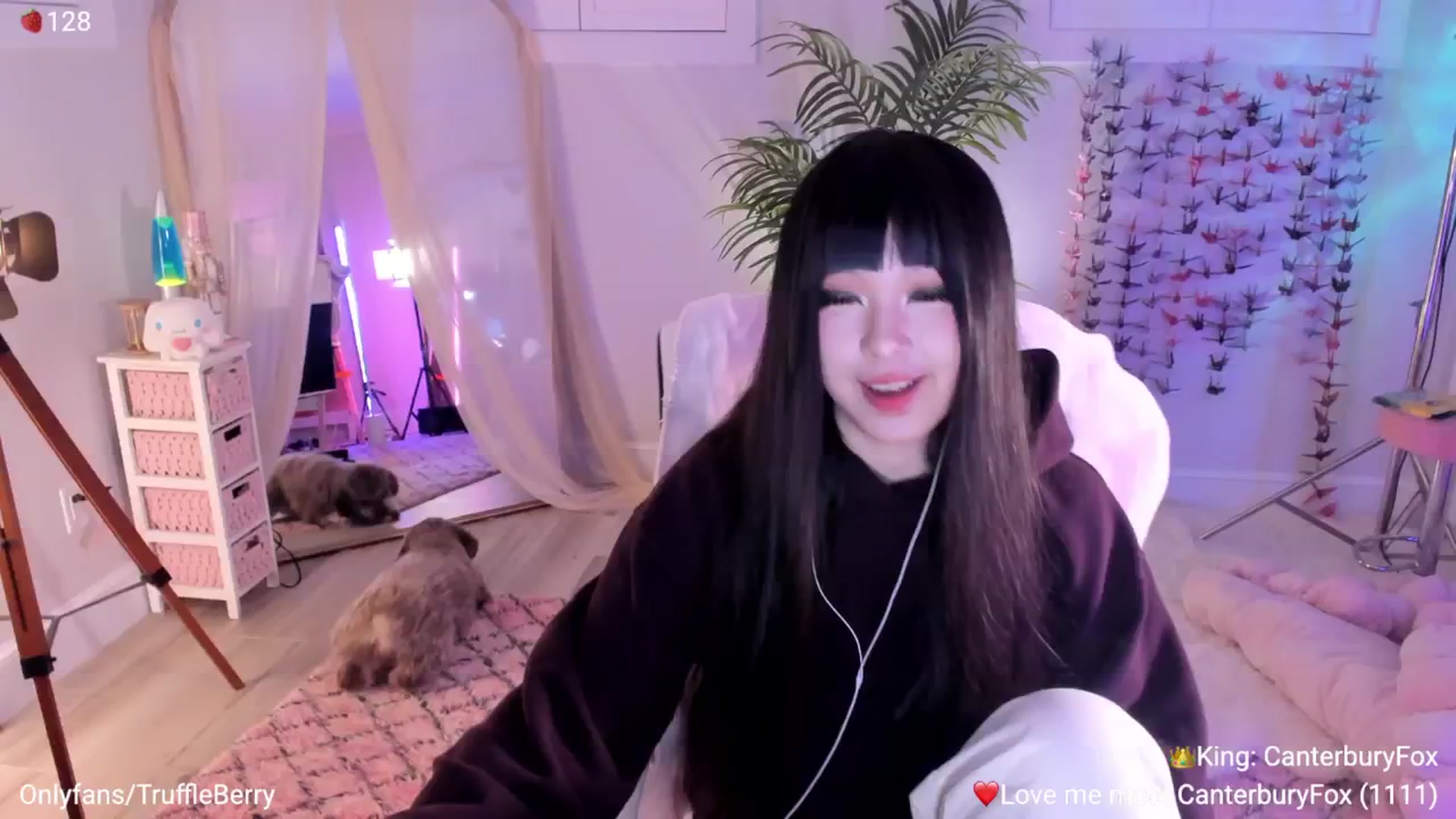 Gallery image thumbnail from AcaiBerry's myfreecams stream on, 03/19/2026, 05:06 image 6 of 20