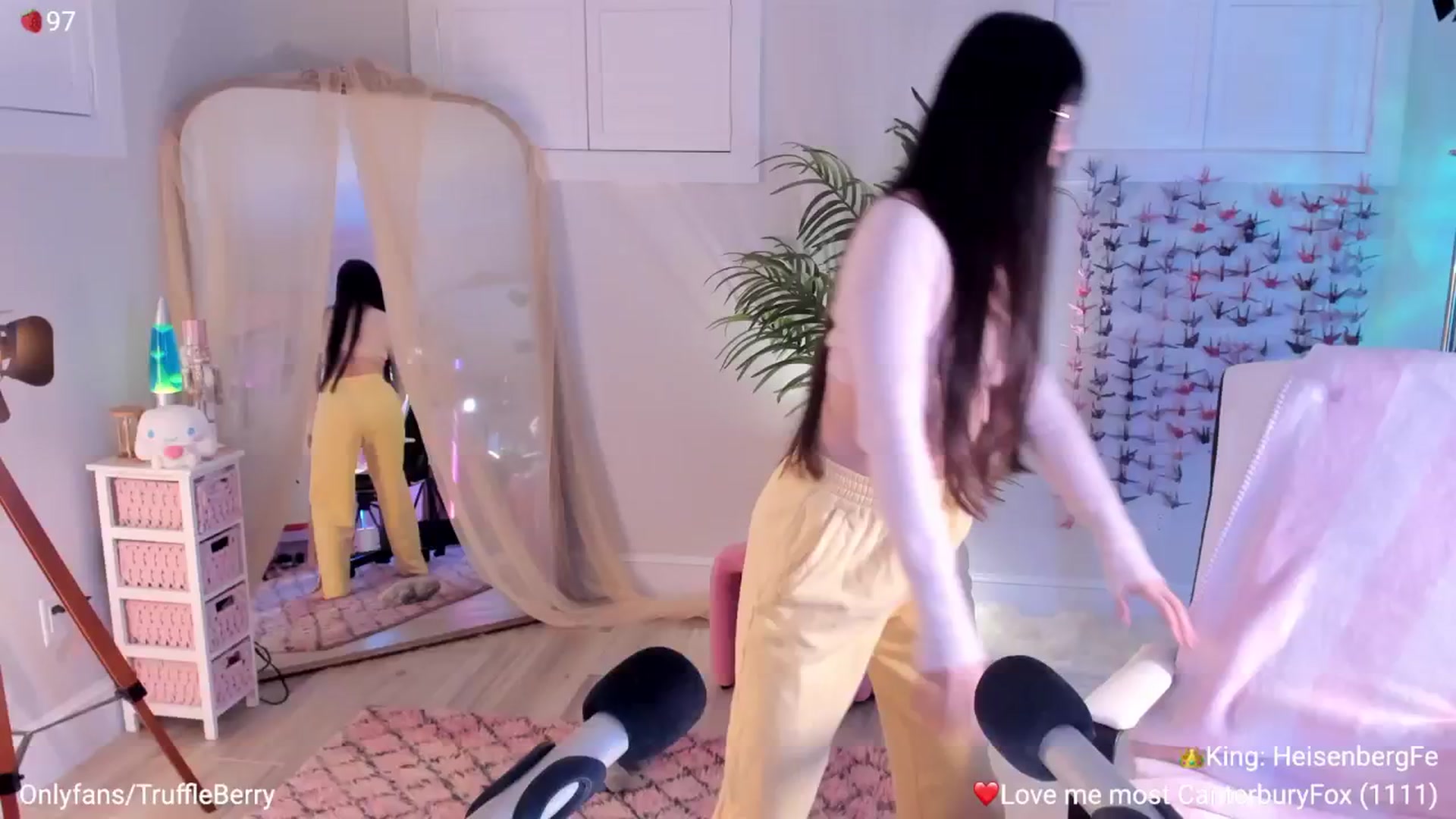 Gallery image thumbnail from AcaiBerry's myfreecams stream on, 03/22/2026, 06:18 image 6 of 20