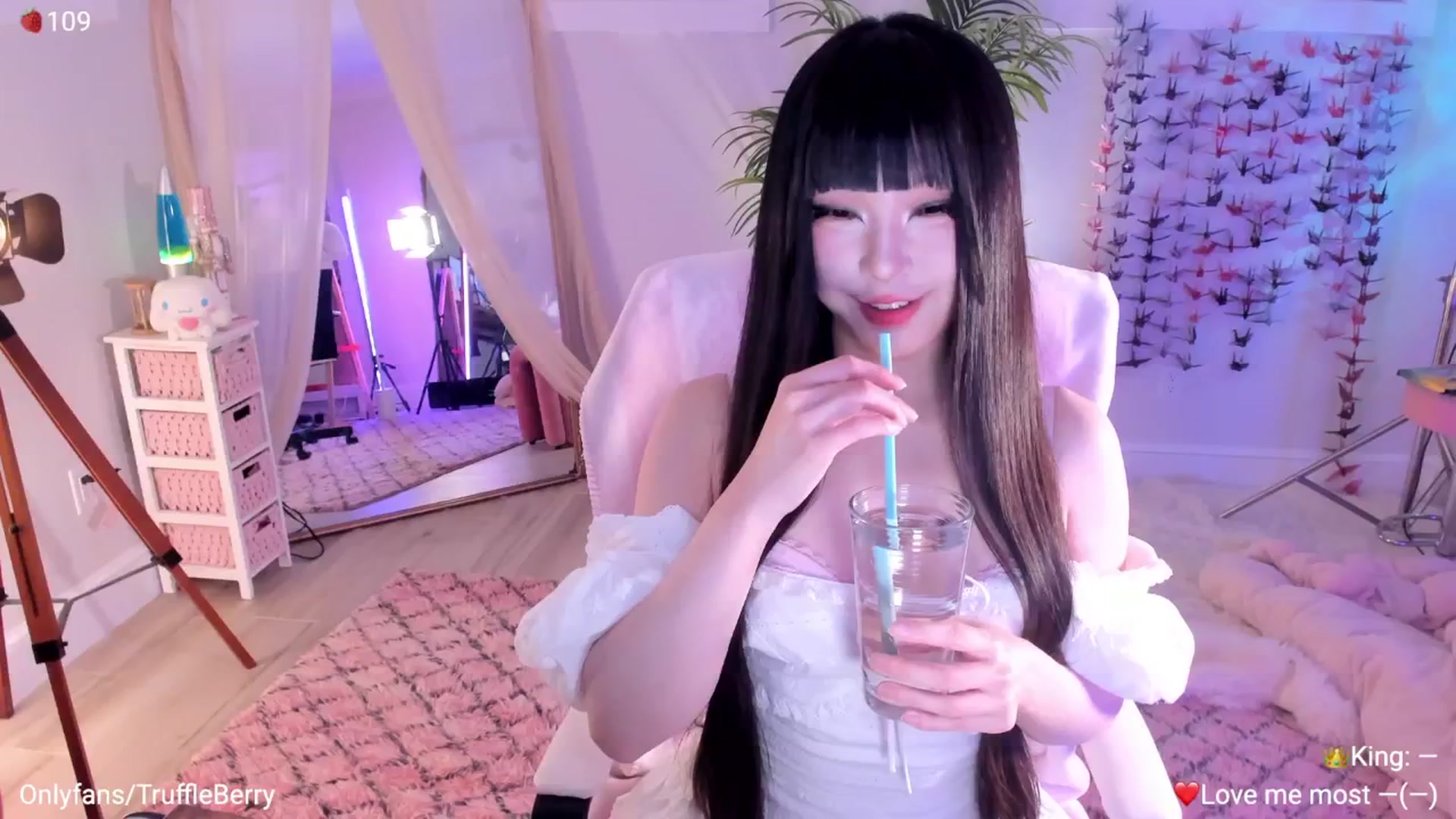 Gallery image thumbnail from AcaiBerry's myfreecams stream on, 03/29/2026, 05:06 image 1 of 20