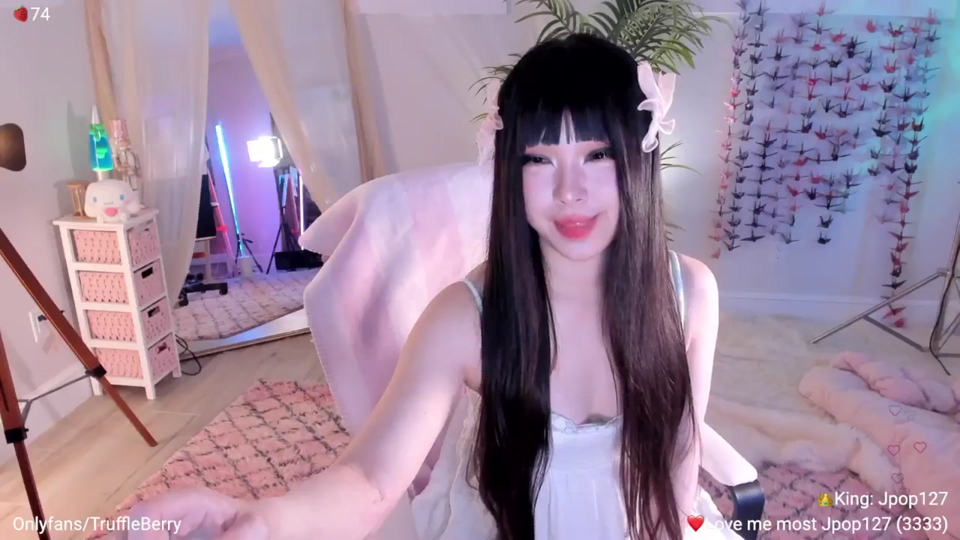 Gallery image thumbnail from AcaiBerry's myfreecams stream on, 04/04/2026, 07:04 image 15 of 20