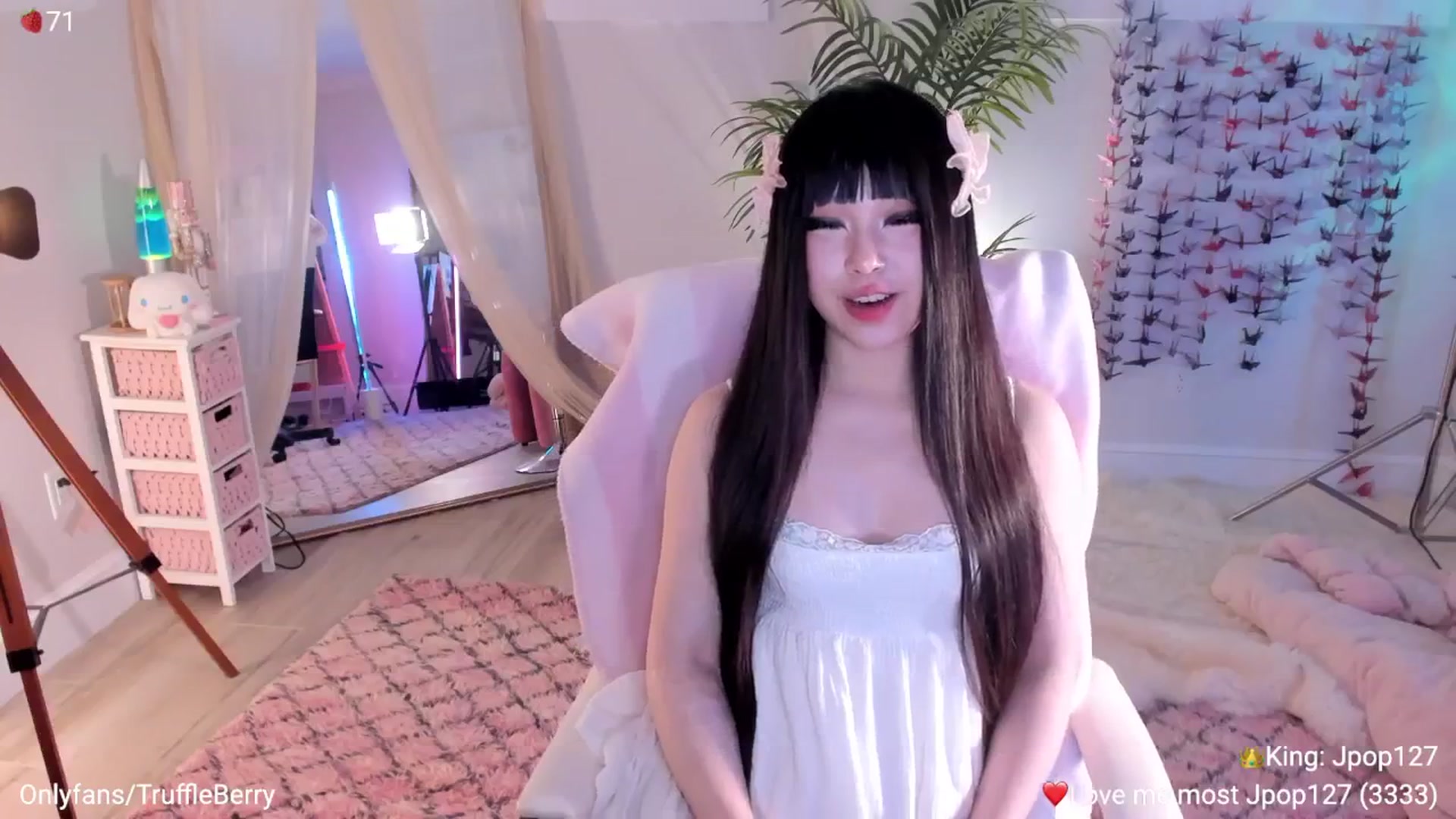 Gallery image thumbnail from AcaiBerry's myfreecams stream on, 04/04/2026, 07:04 image 18 of 20