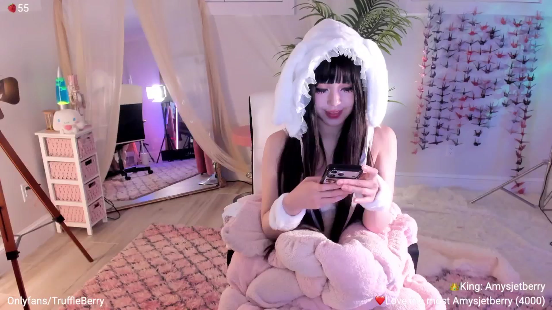 Gallery image thumbnail from AcaiBerry's myfreecams stream on, 04/05/2026, 06:21 image 13 of 20