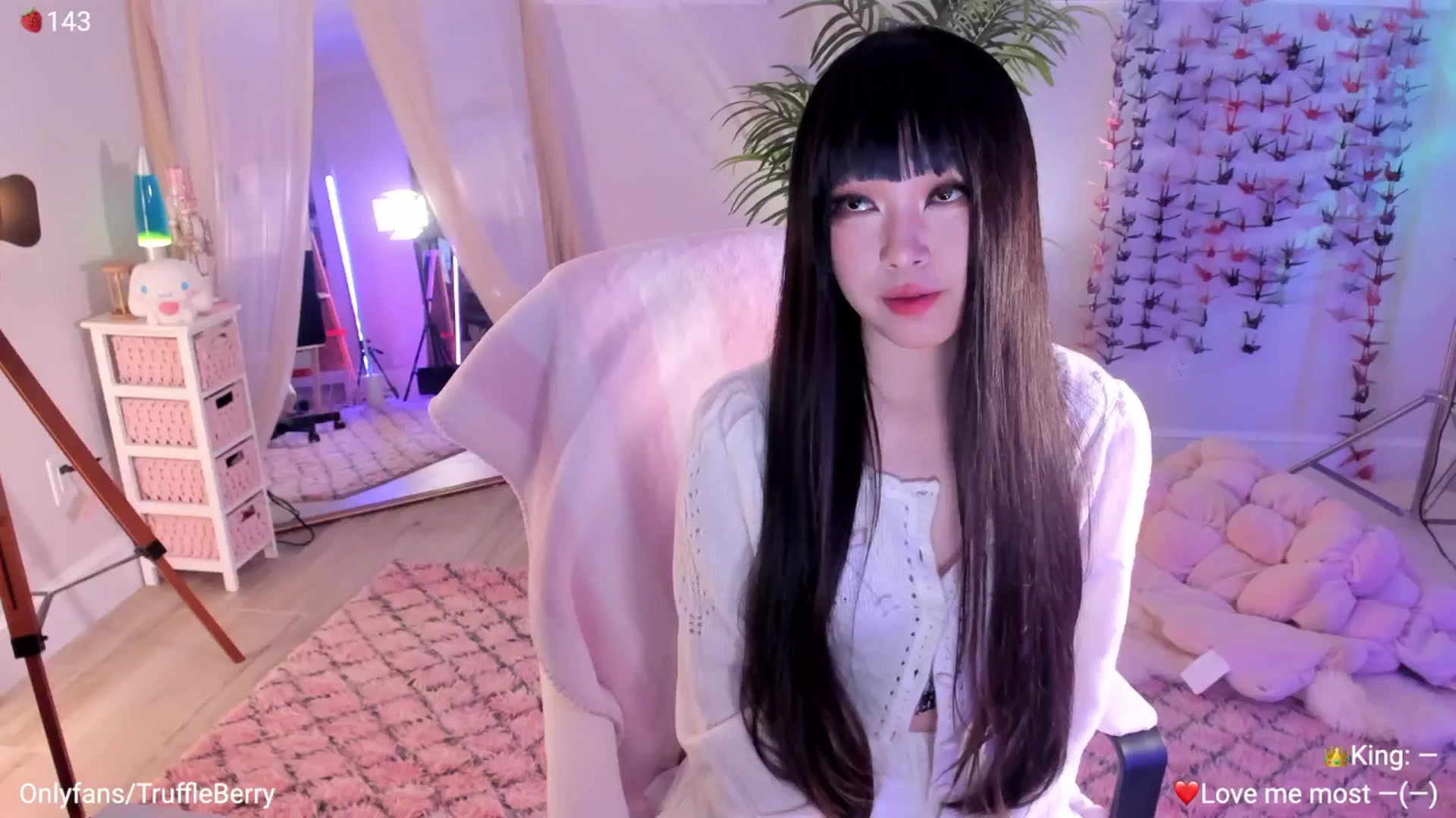 Gallery image thumbnail from AcaiBerry's myfreecams stream on, 04/12/2026, 04:44 image 3 of 20