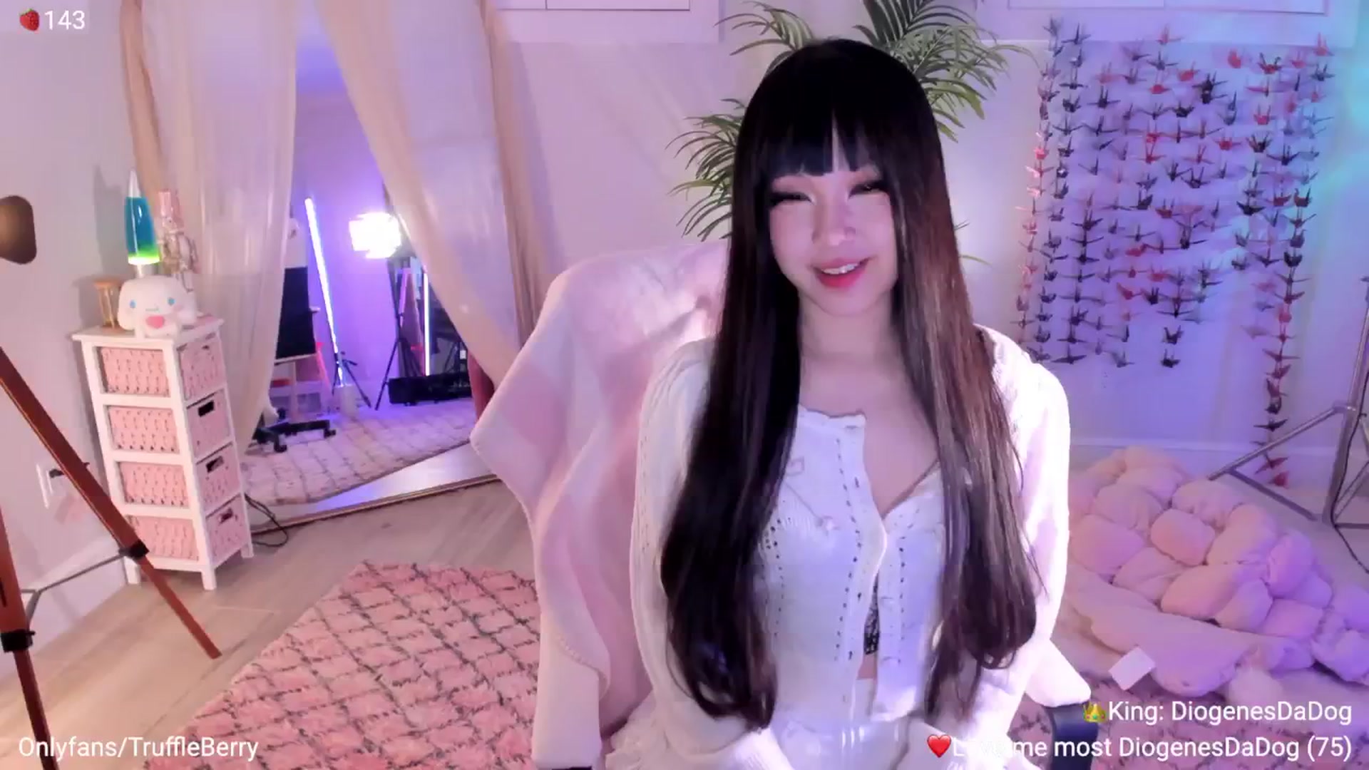 Gallery image thumbnail from AcaiBerry's myfreecams stream on, 04/12/2026, 04:44 image 8 of 20