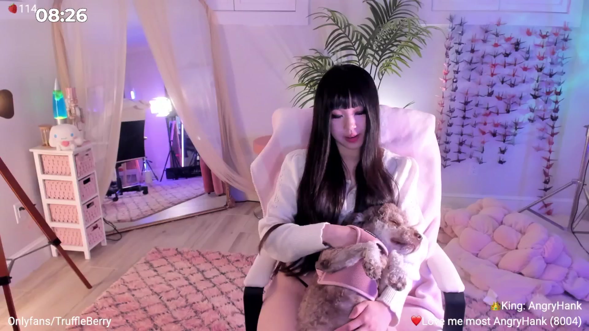 Gallery image thumbnail from AcaiBerry's myfreecams stream on, 04/12/2026, 05:56 image 6 of 20