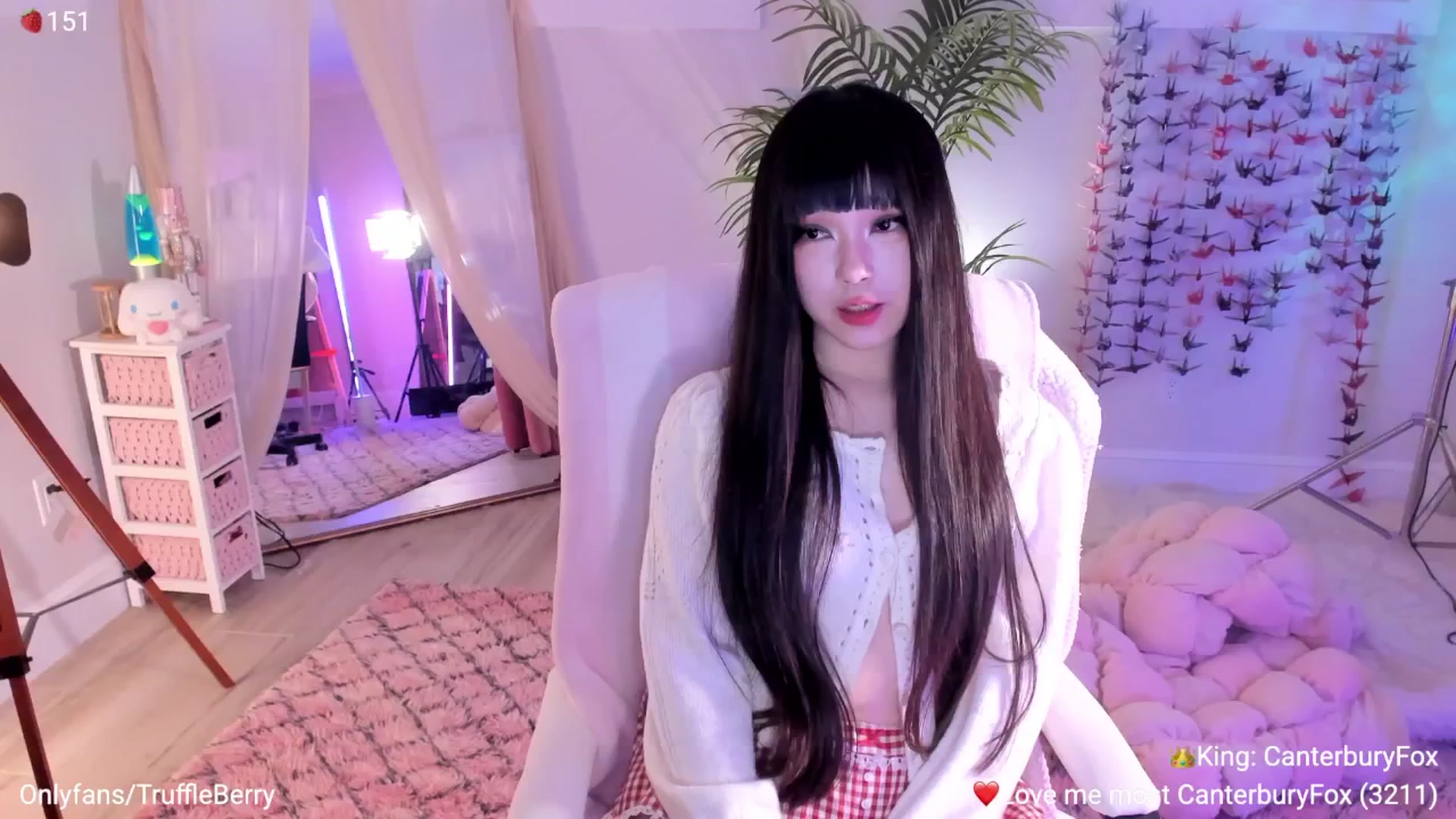 Gallery image thumbnail from AcaiBerry's myfreecams stream on, 04/16/2026, 05:44 image 7 of 20