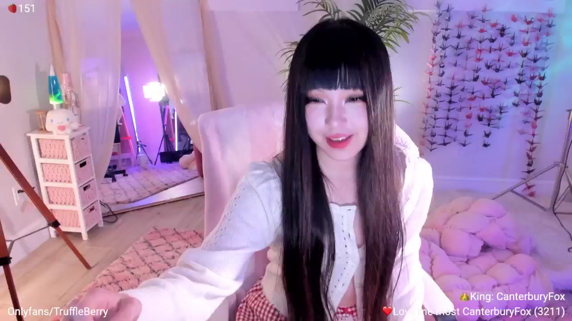 Gallery image thumbnail from AcaiBerry's myfreecams stream on, 04/16/2026, 05:44 image 6 of 20