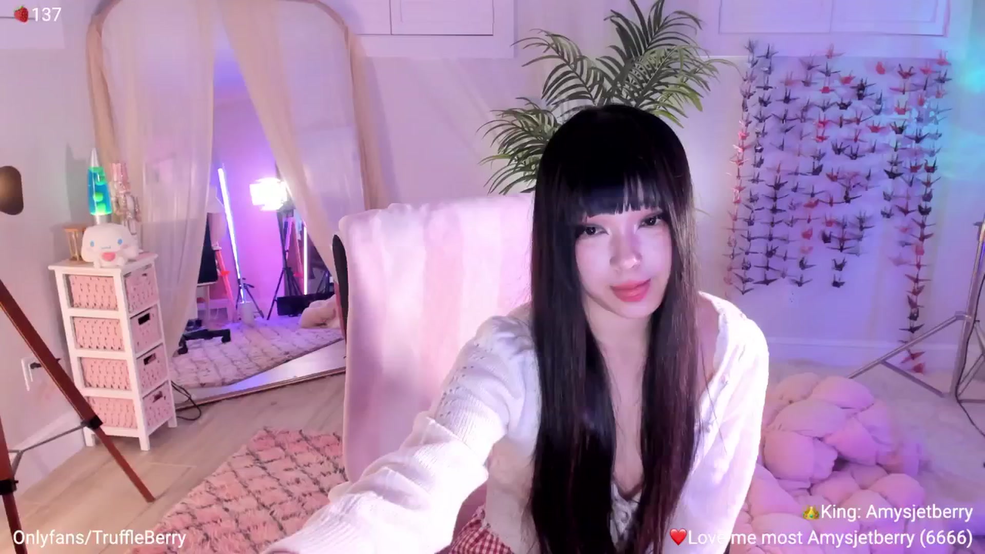 Gallery image thumbnail from AcaiBerry's myfreecams stream on, 04/16/2026, 05:44 image 18 of 20