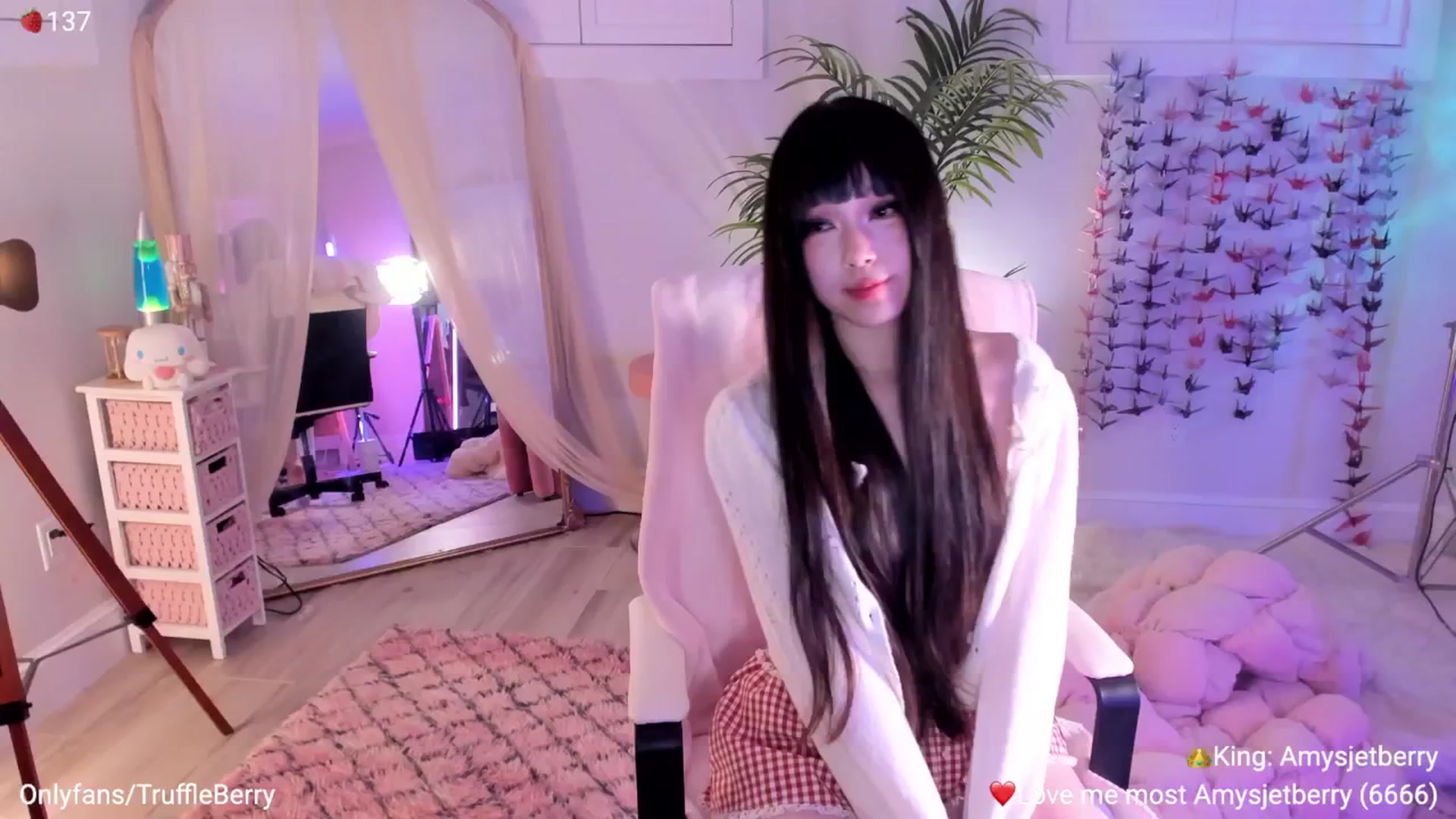 Gallery image thumbnail from AcaiBerry's myfreecams stream on, 04/16/2026, 05:44 image 16 of 20
