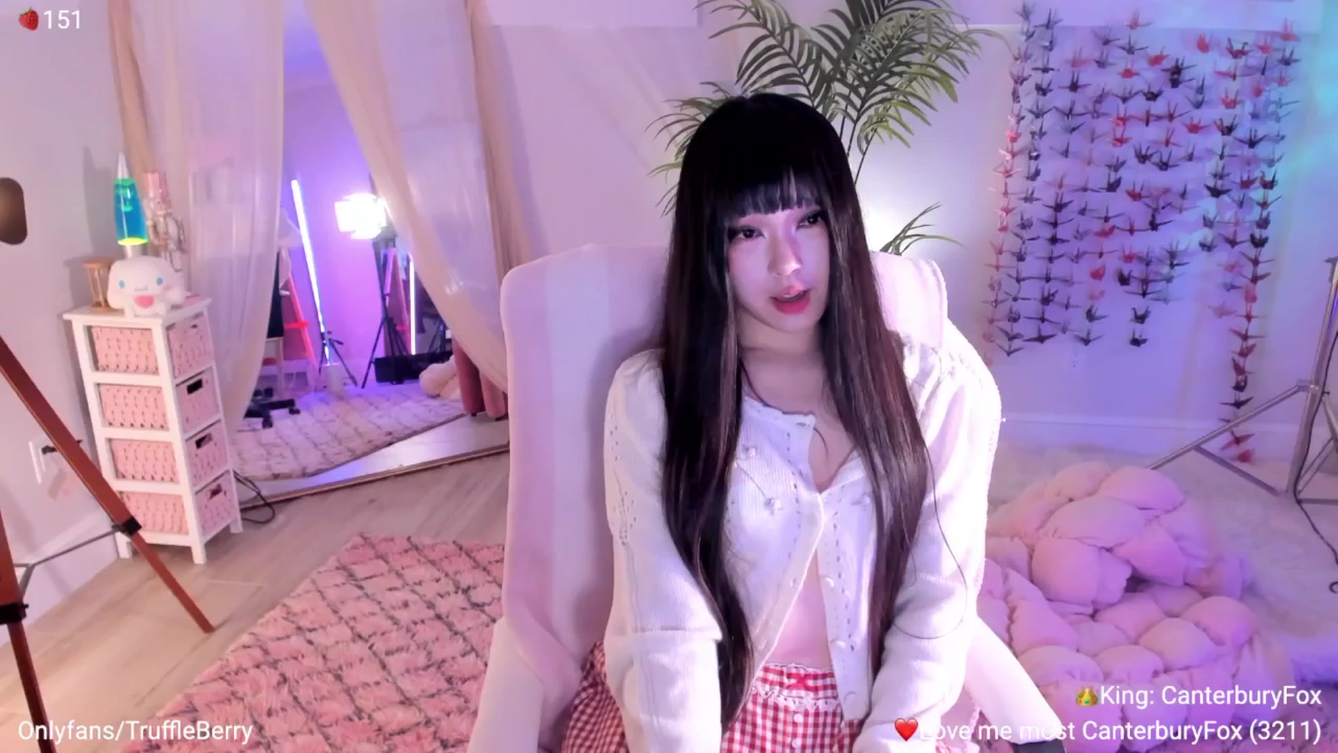 Gallery image thumbnail from AcaiBerry's myfreecams stream on, 04/16/2026, 05:44 image 11 of 20