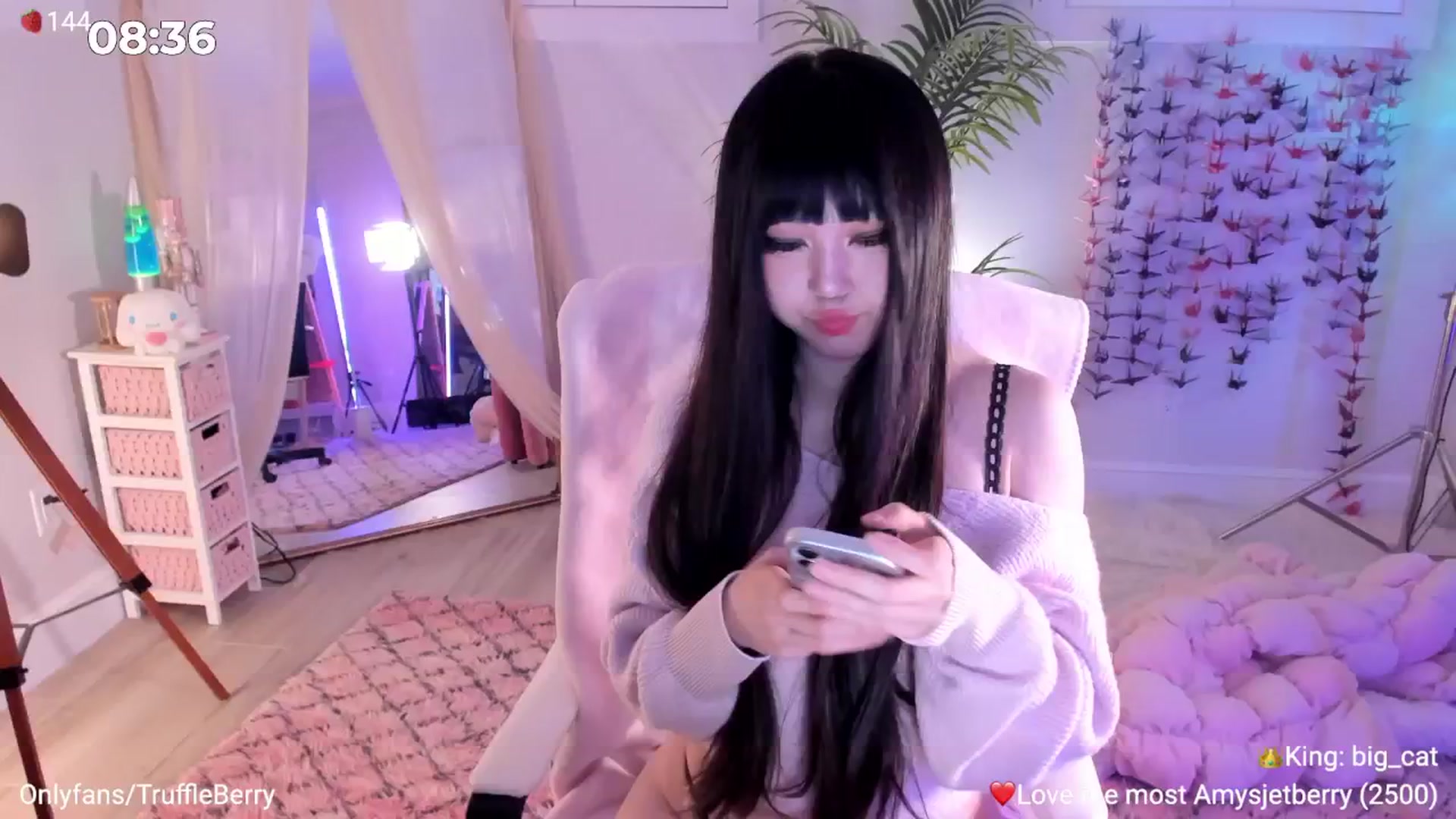 Gallery image thumbnail from AcaiBerry's myfreecams stream on, 04/18/2026, 06:03 image 17 of 20