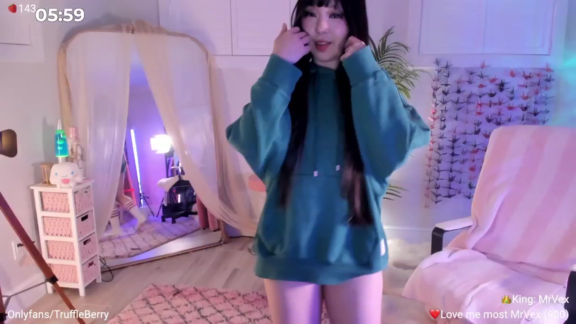 Gallery image thumbnail from AcaiBerry's myfreecams stream on, 04/19/2026, 05:11 image 18 of 20