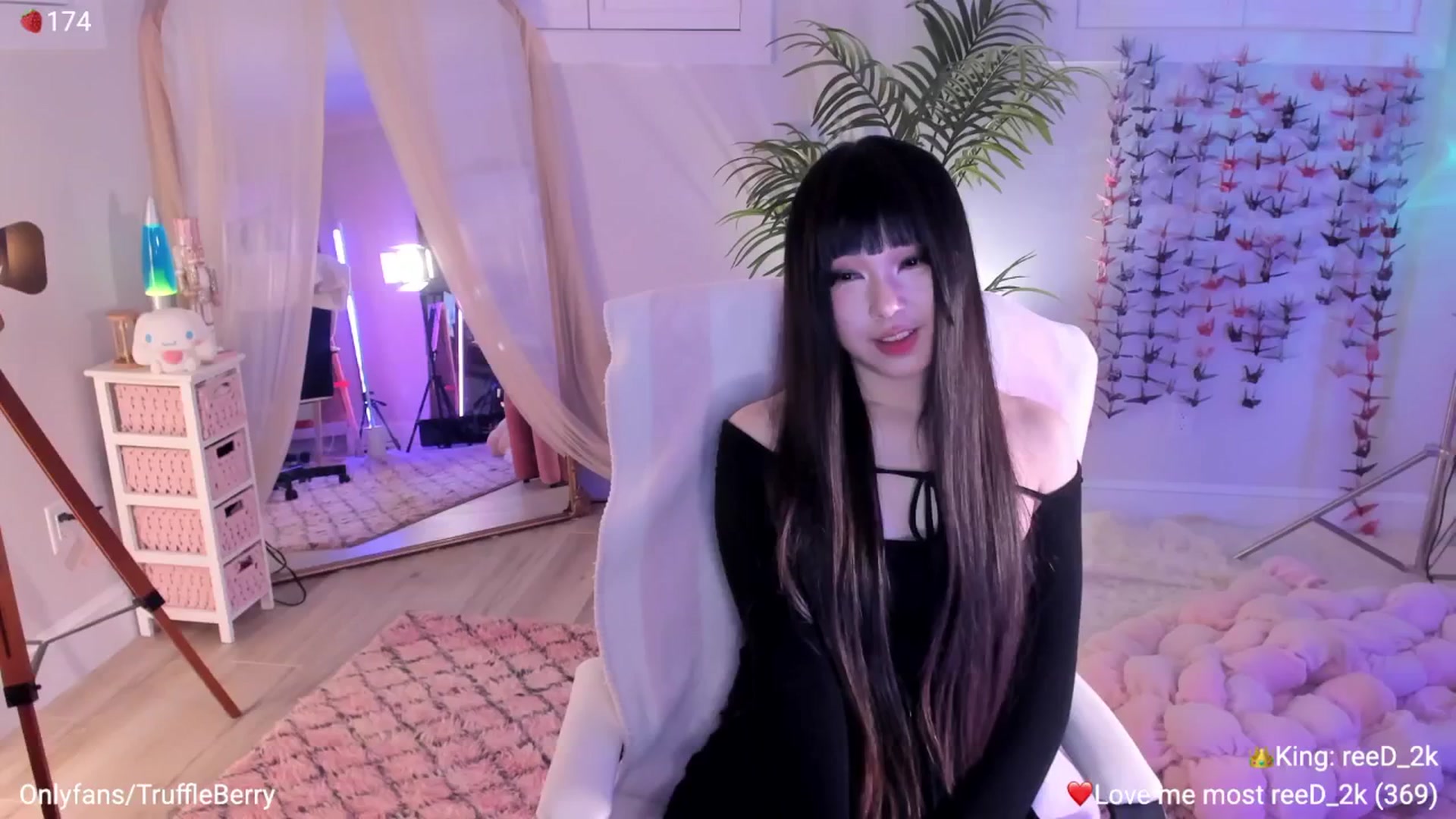 Gallery image thumbnail from AcaiBerry's myfreecams stream on, 04/26/2026, 06:56 image 5 of 20