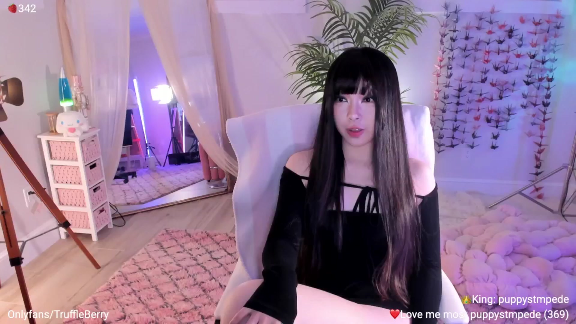 Gallery image thumbnail from AcaiBerry's myfreecams stream on, 05/03/2026, 06:07 image 2 of 20