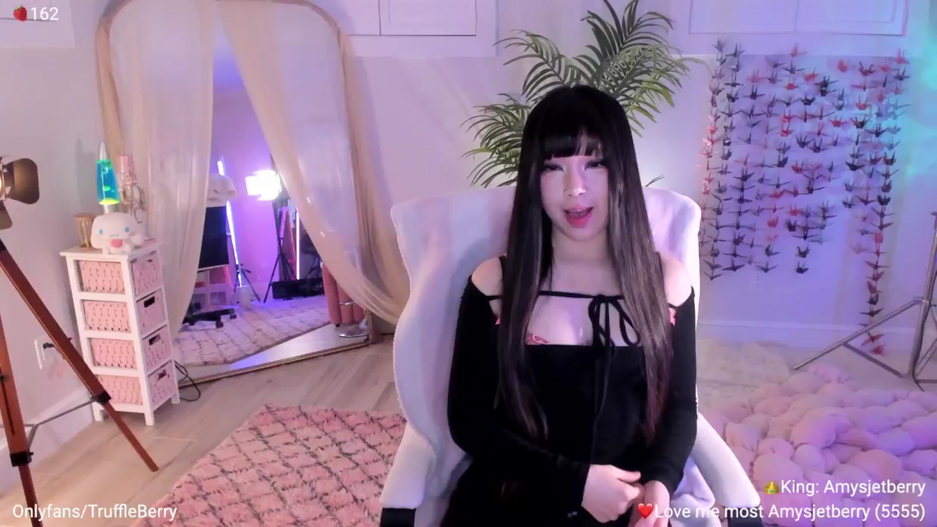 Gallery image thumbnail from AcaiBerry's myfreecams stream on, 05/03/2026, 06:07 image 10 of 20