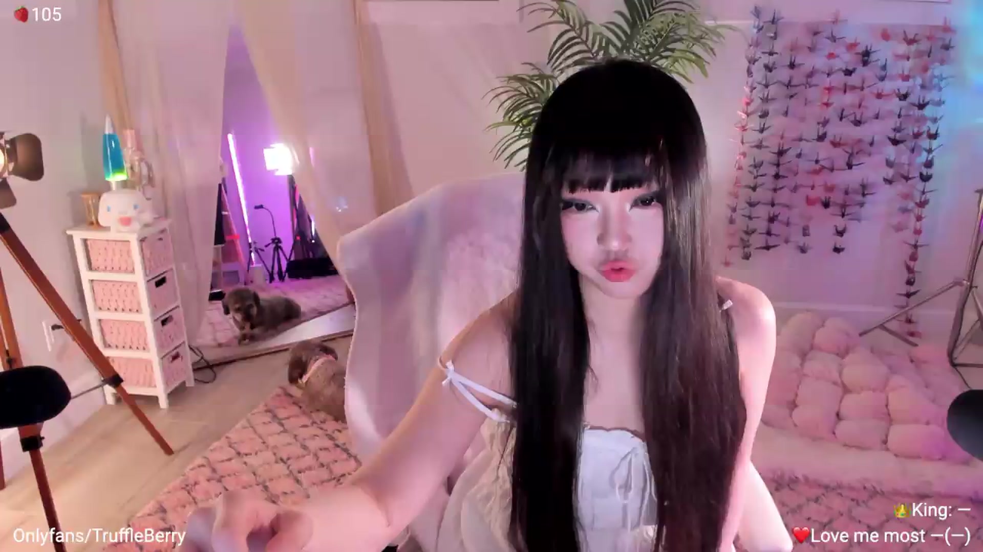 Gallery image thumbnail from AcaiBerry's myfreecams stream on, 05/10/2026, 06:44 image 1 of 20