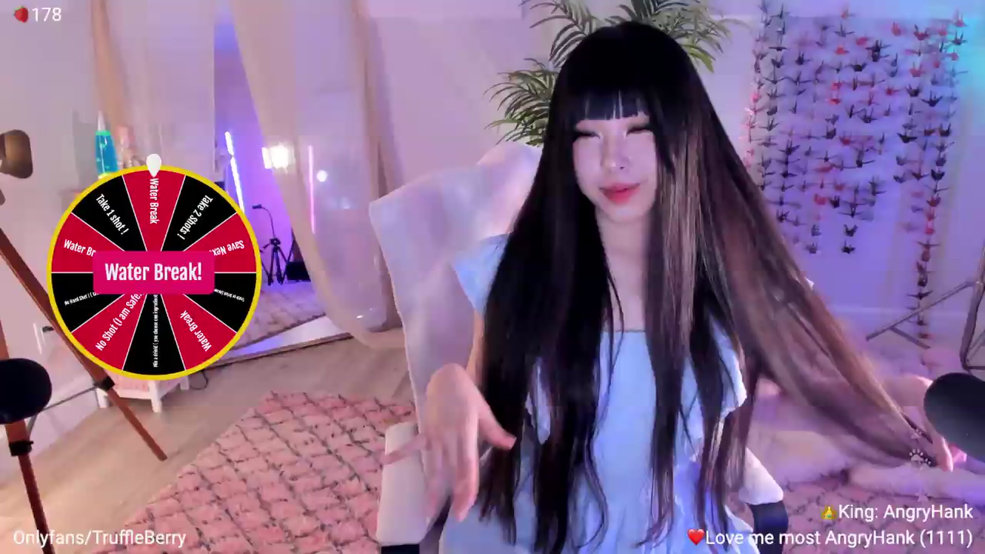 Gallery image thumbnail from AcaiBerry's myfreecams stream on, 05/31/2026, 04:49 image 17 of 20