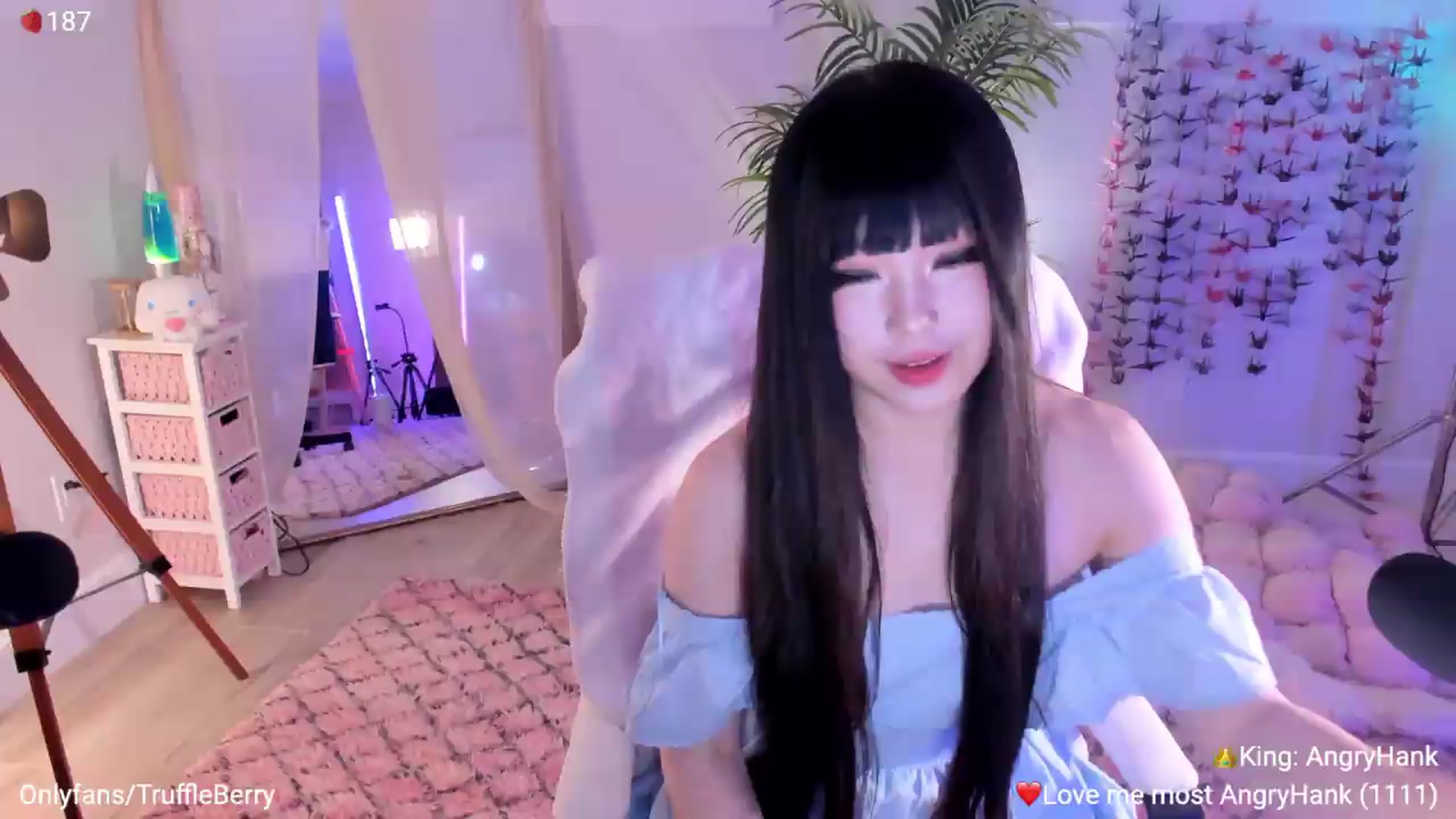 Gallery image thumbnail from AcaiBerry's myfreecams stream on, 05/31/2026, 04:49 image 7 of 20