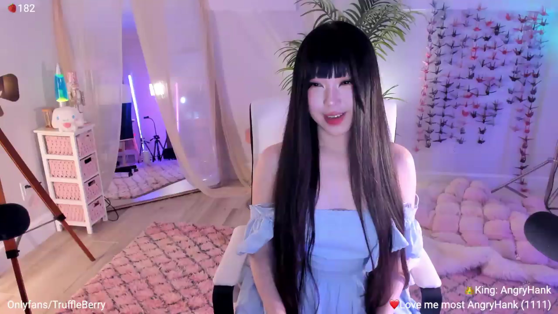 Gallery image thumbnail from AcaiBerry's myfreecams stream on, 05/31/2026, 04:49 image 14 of 20