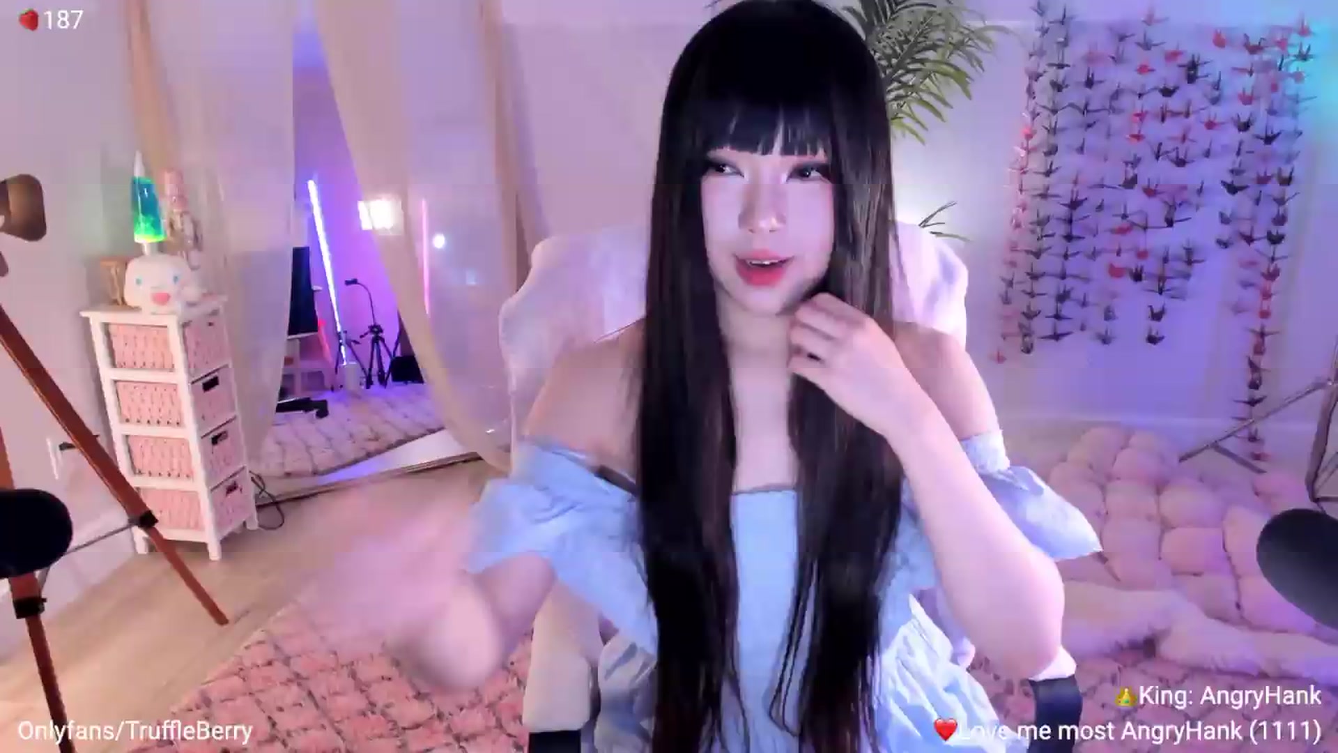Gallery image thumbnail from AcaiBerry's myfreecams stream on, 05/31/2026, 04:49 image 4 of 20