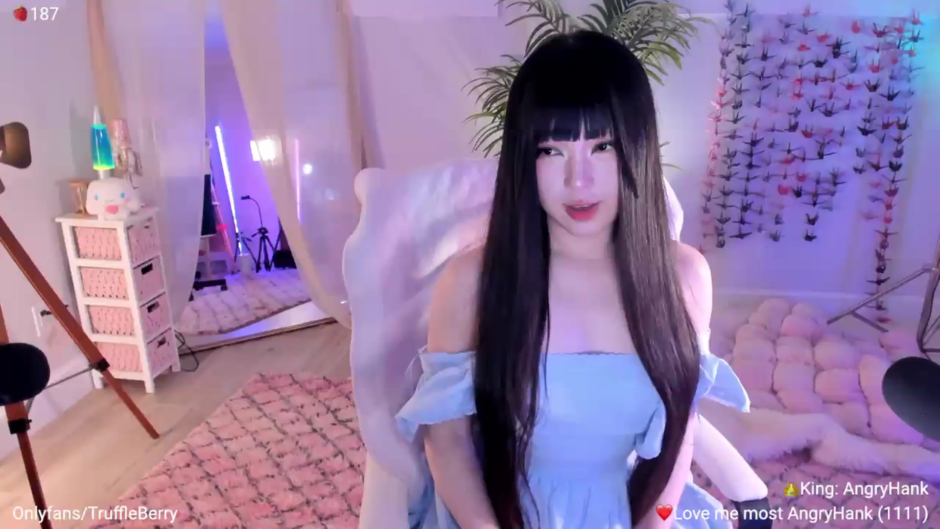 Gallery image thumbnail from AcaiBerry's myfreecams stream on, 05/31/2026, 04:49 image 8 of 20