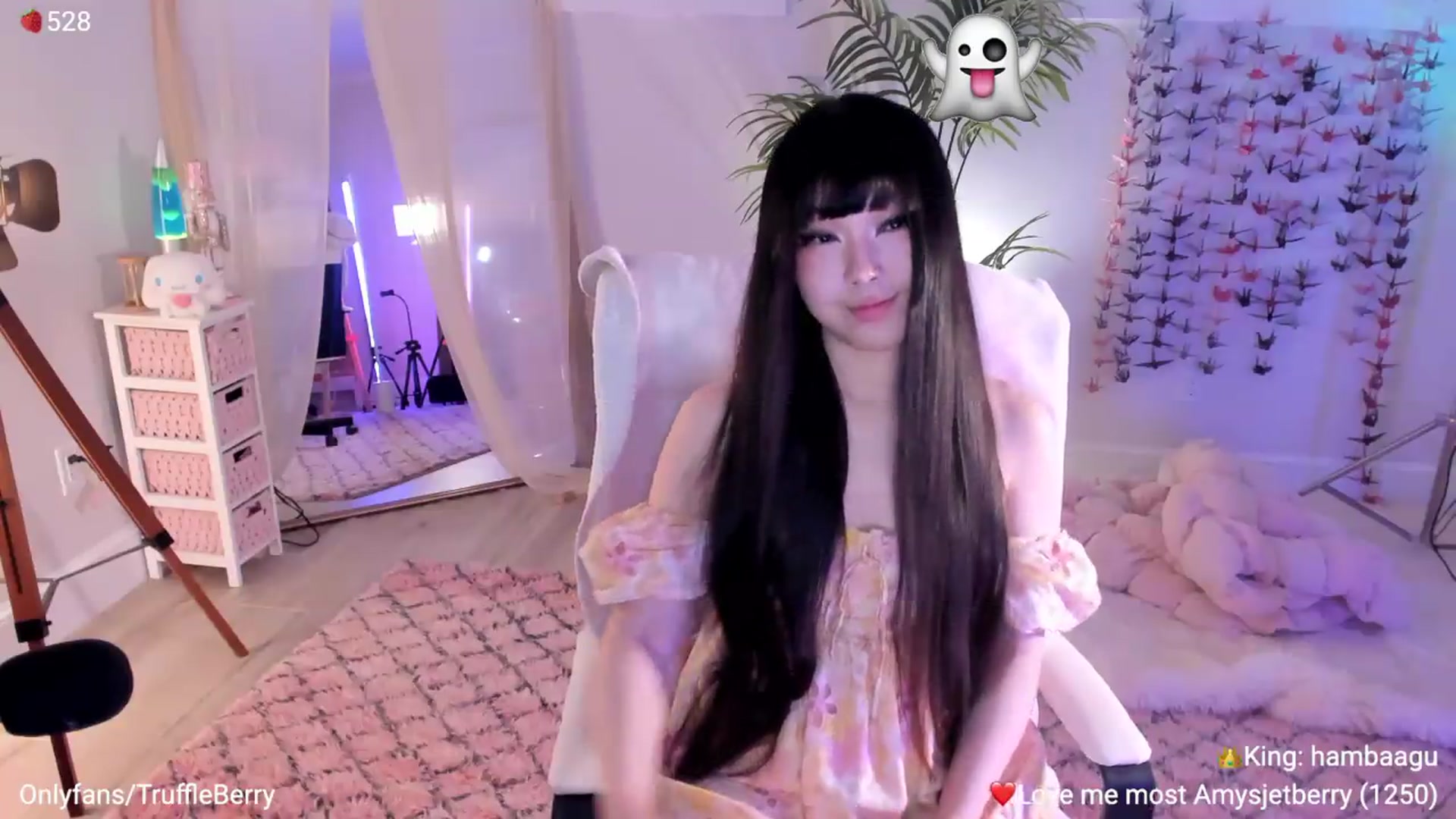 Gallery image thumbnail from AcaiBerry's myfreecams stream on, 06/04/2026, 06:03 image 15 of 20